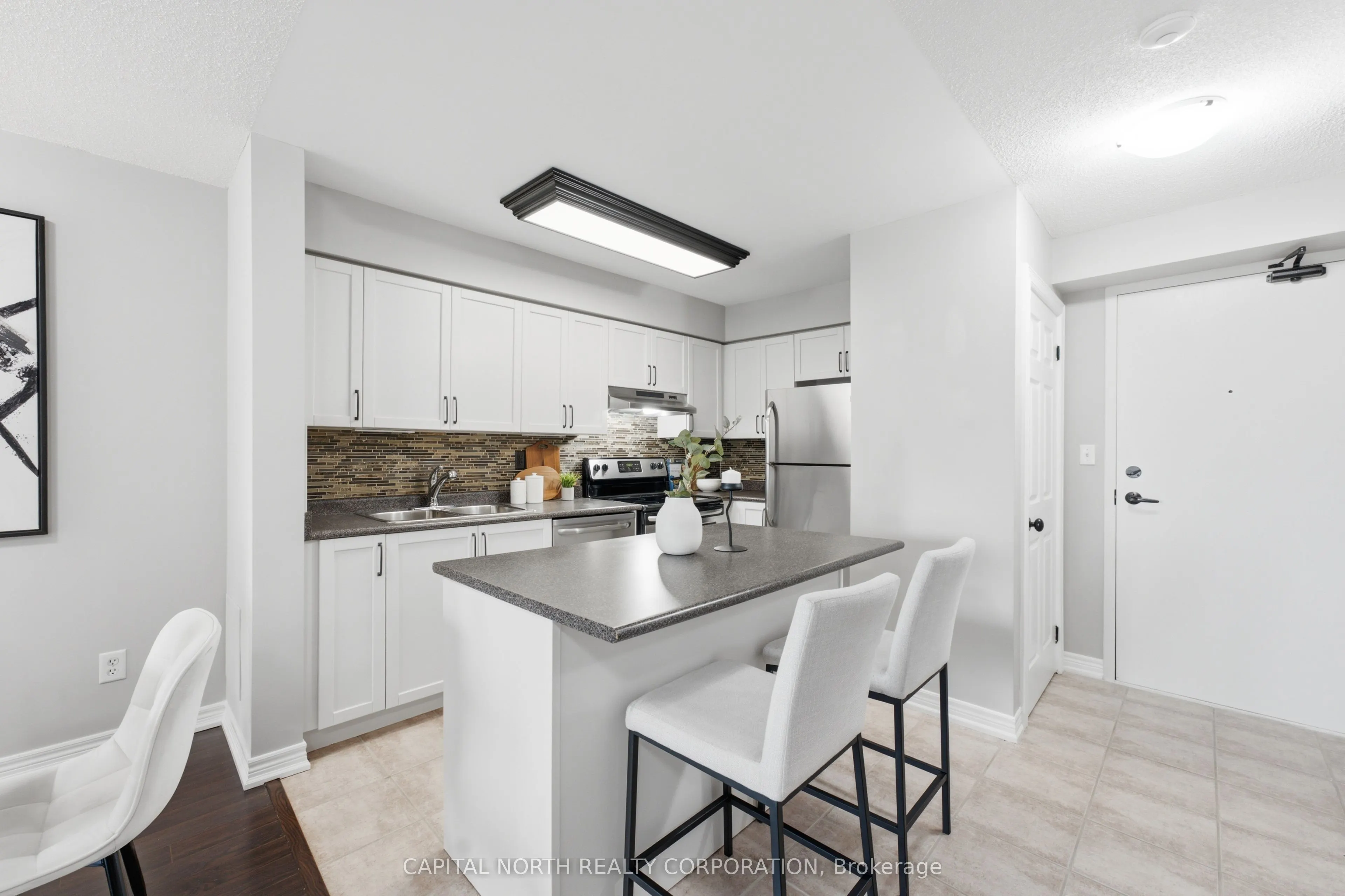 39 Oneida Crescent #711
