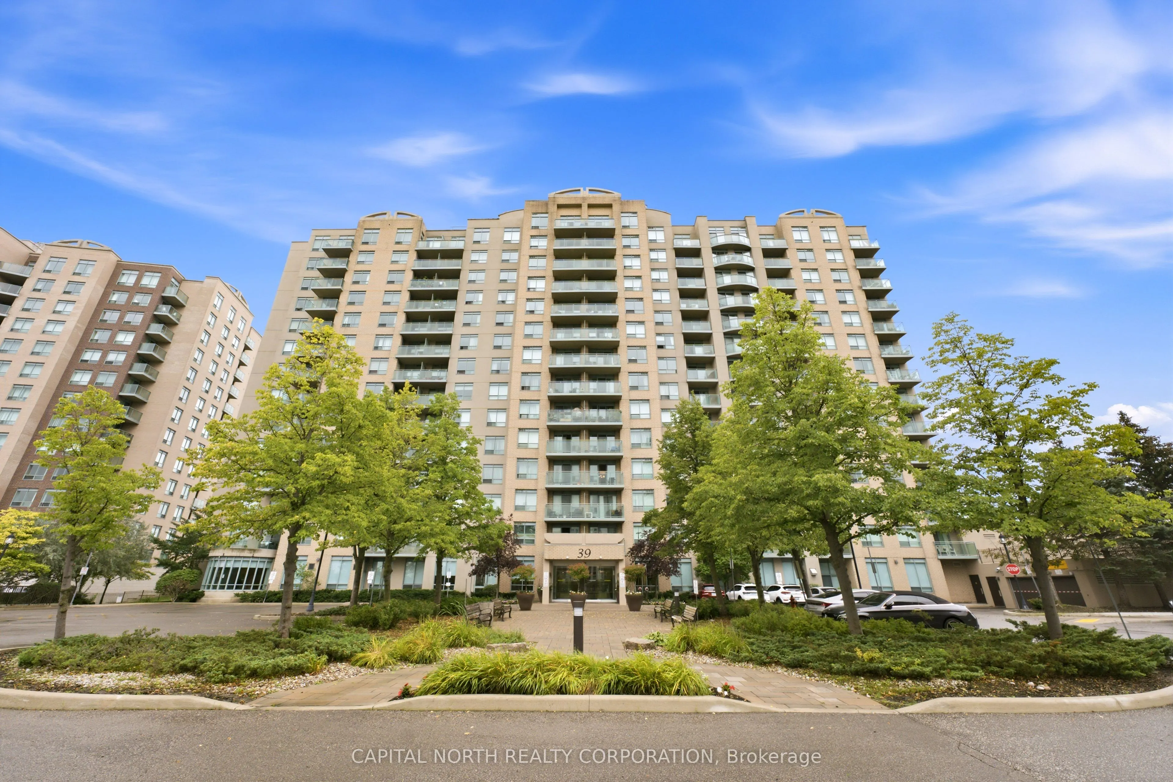 39 Oneida Crescent #711