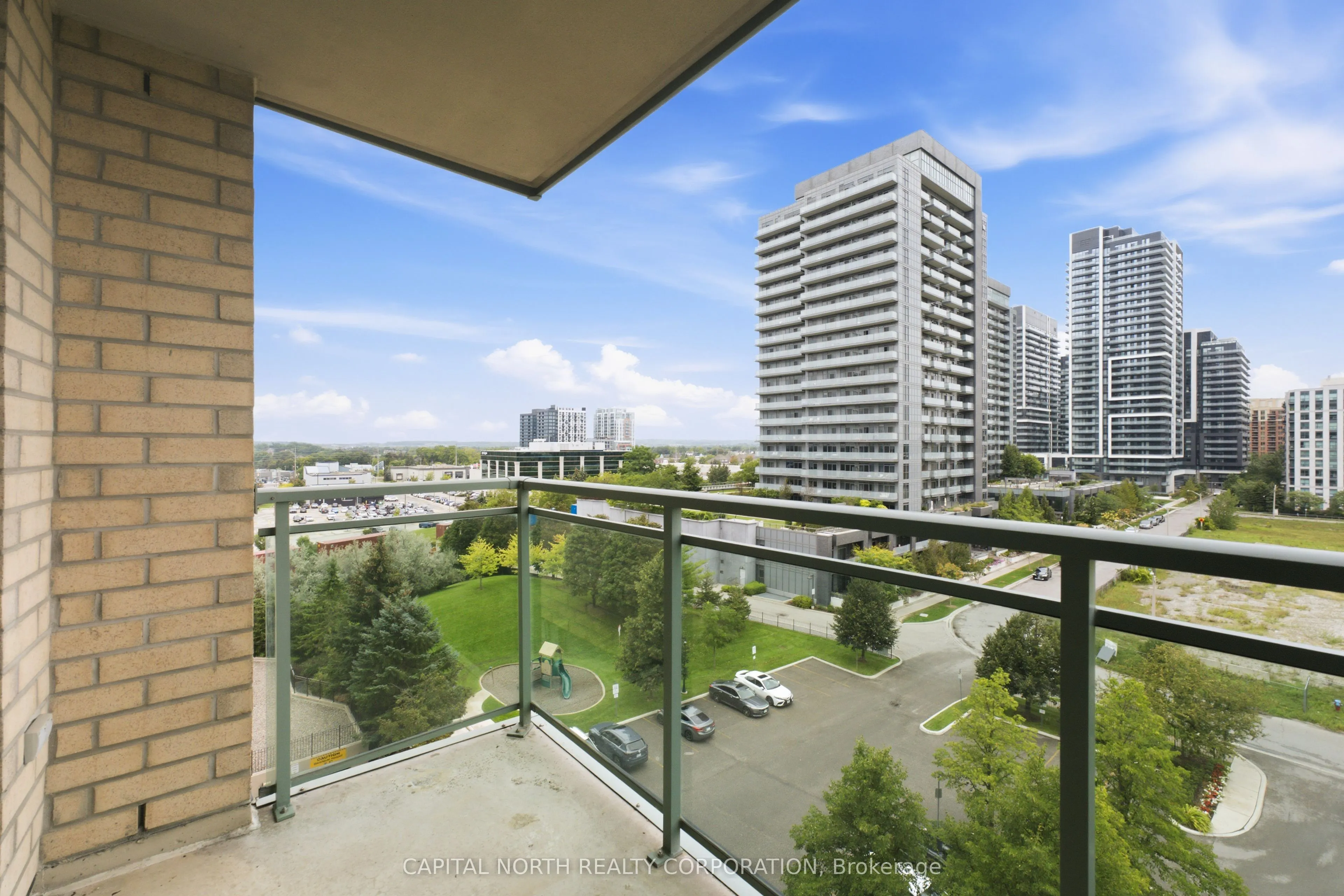 39 Oneida Crescent #711