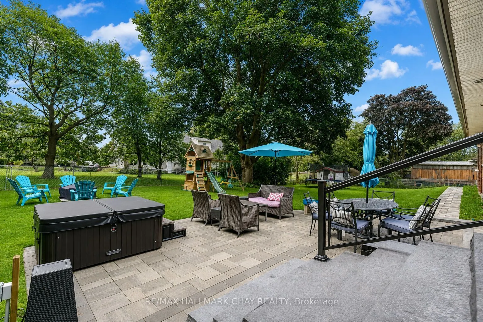 1587 Mount Albert Road