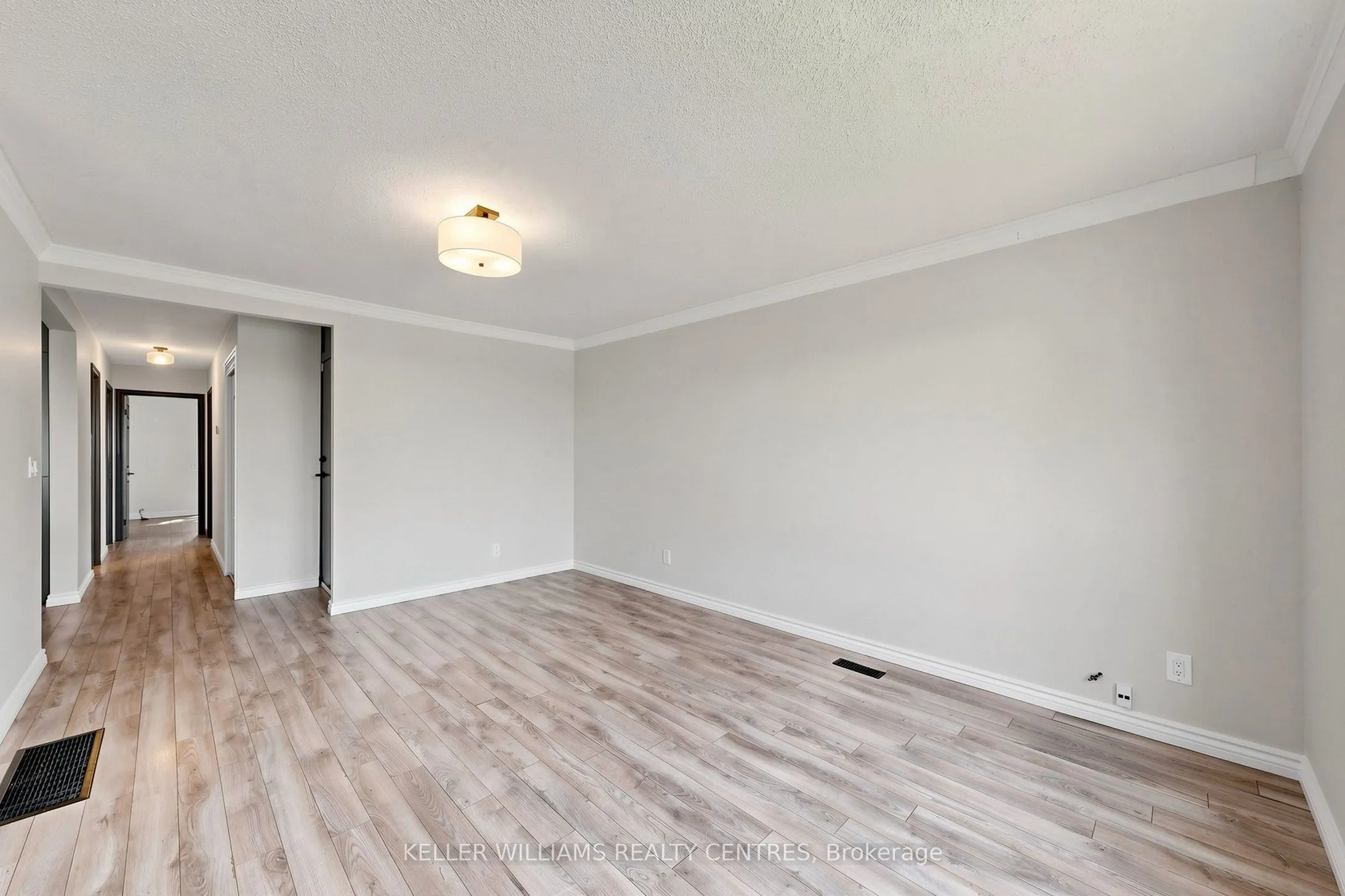 807 Greenfield Crescent #Upper