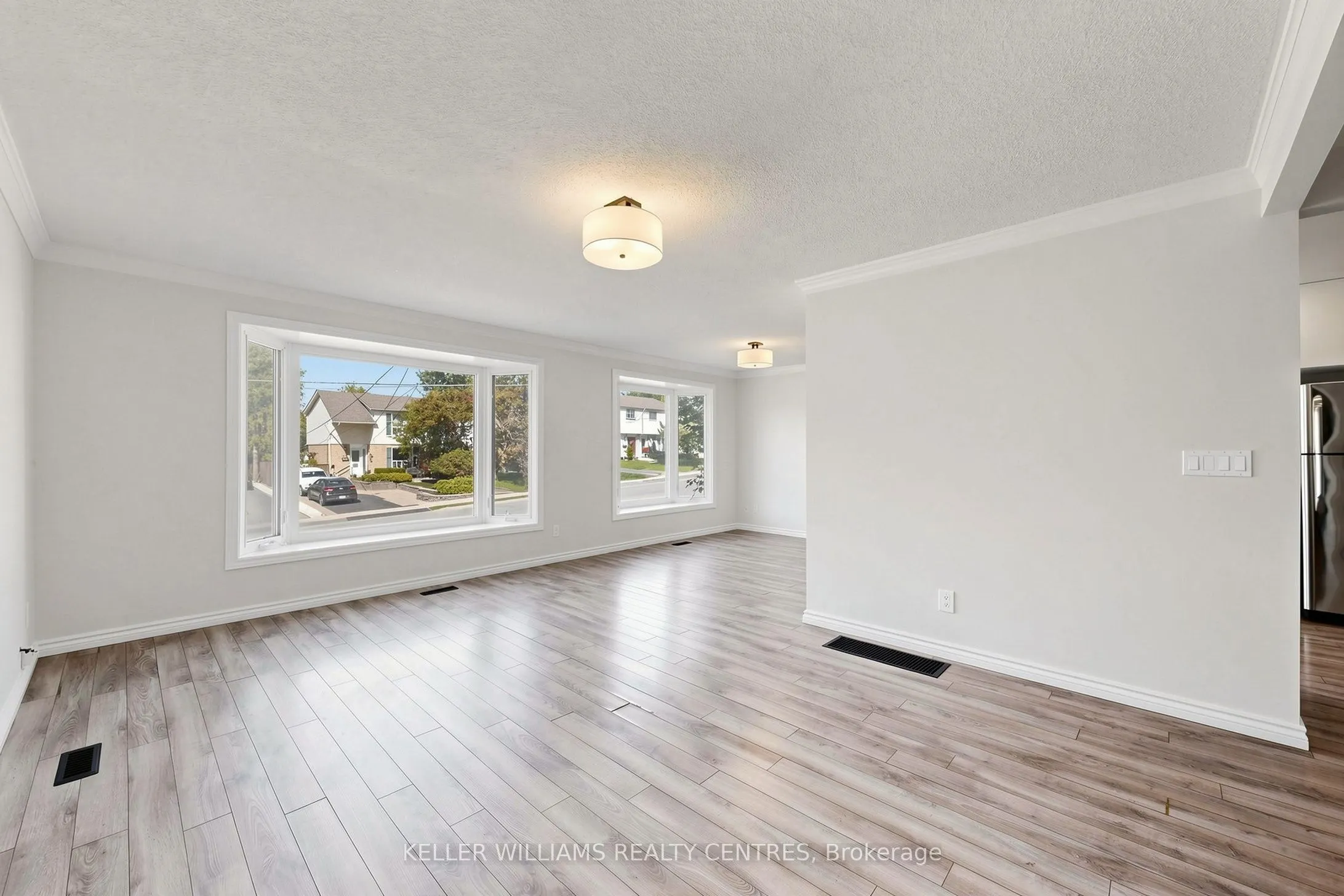 807 Greenfield Crescent #Upper
