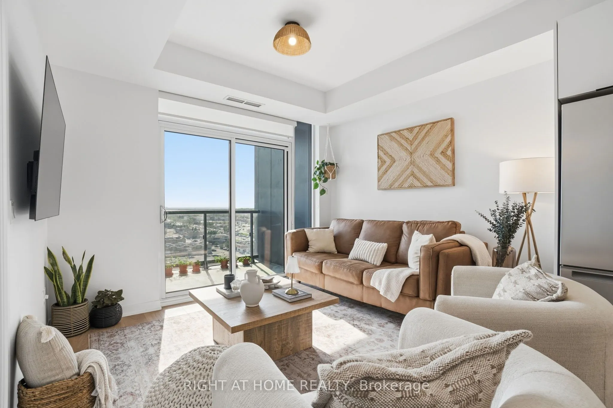 10 Abeja Street #1321