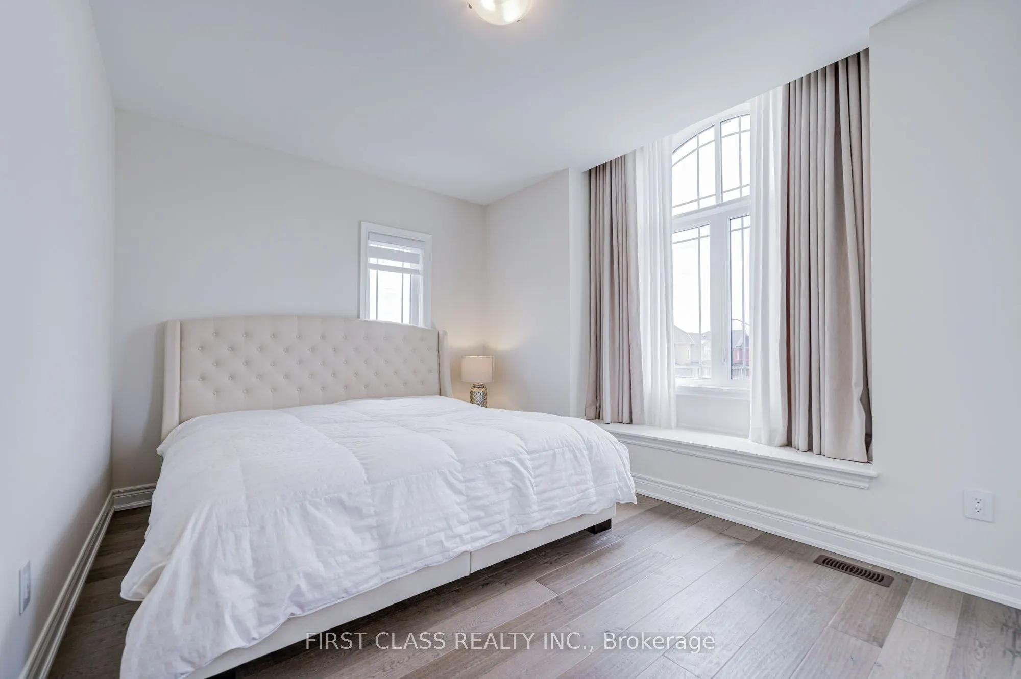376 Seaview Heights