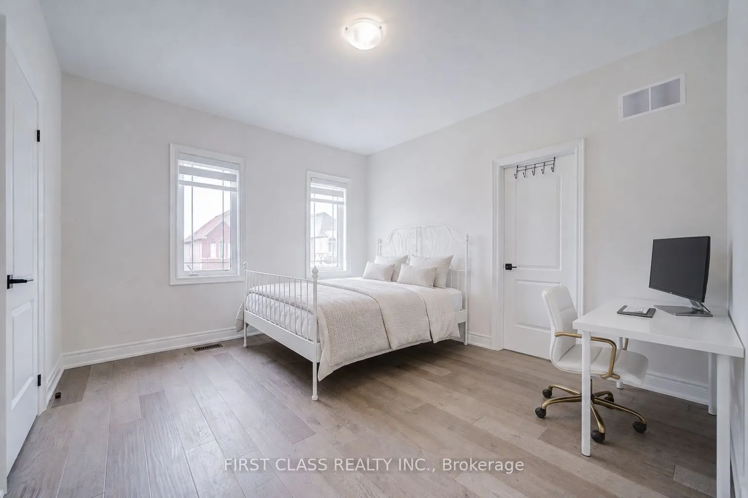 376 Seaview Heights