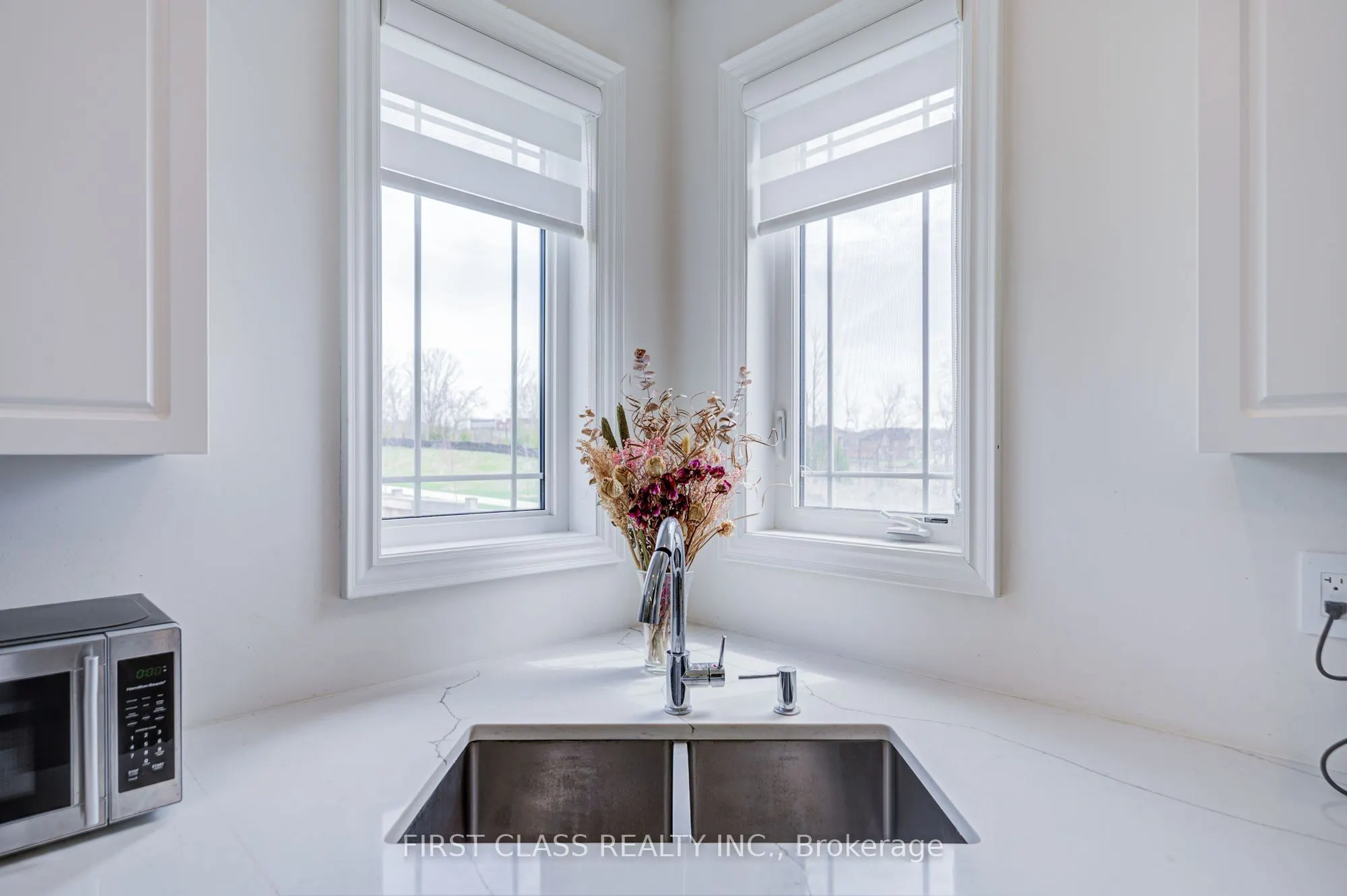376 Seaview Heights