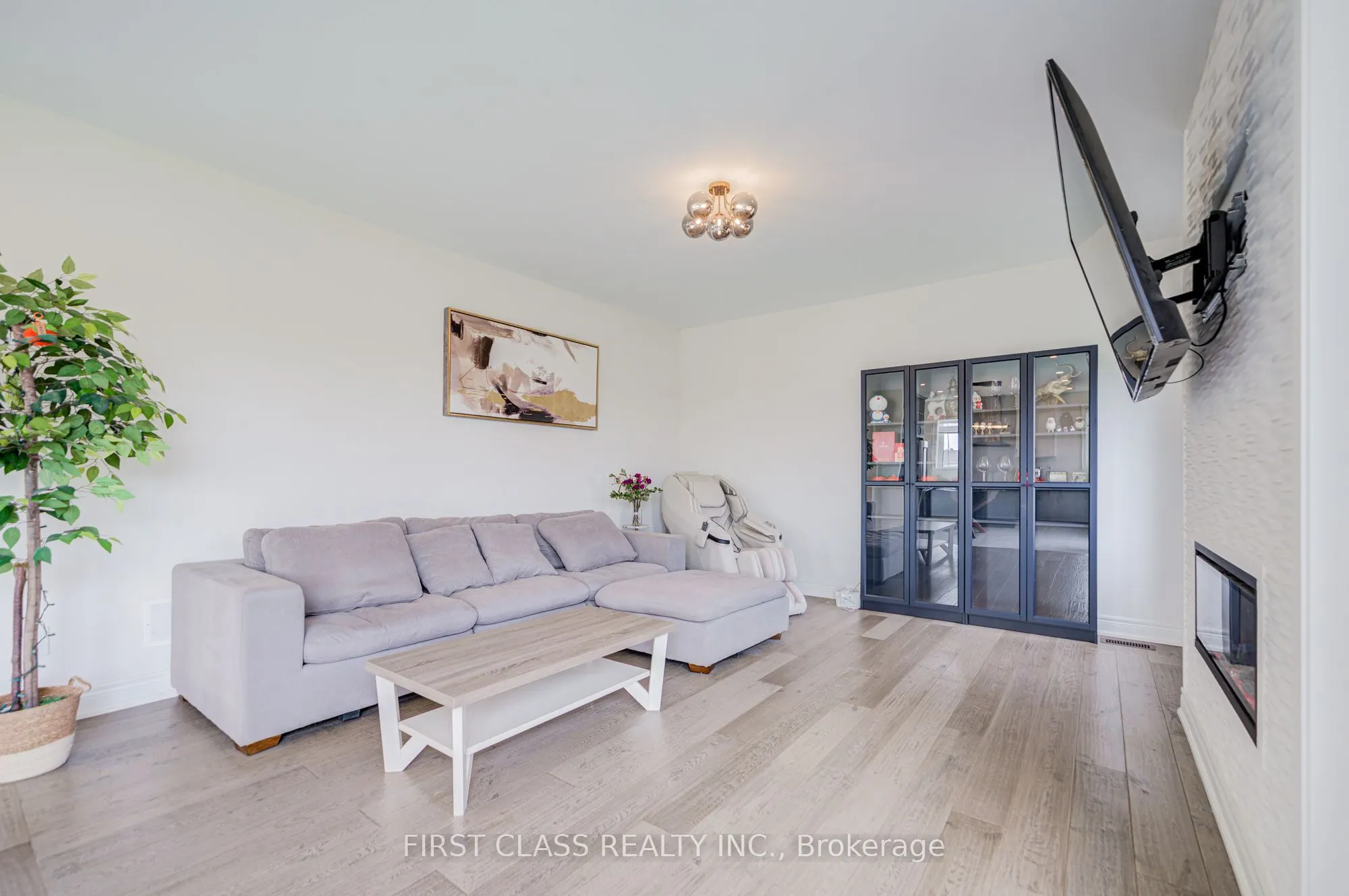 376 Seaview Heights