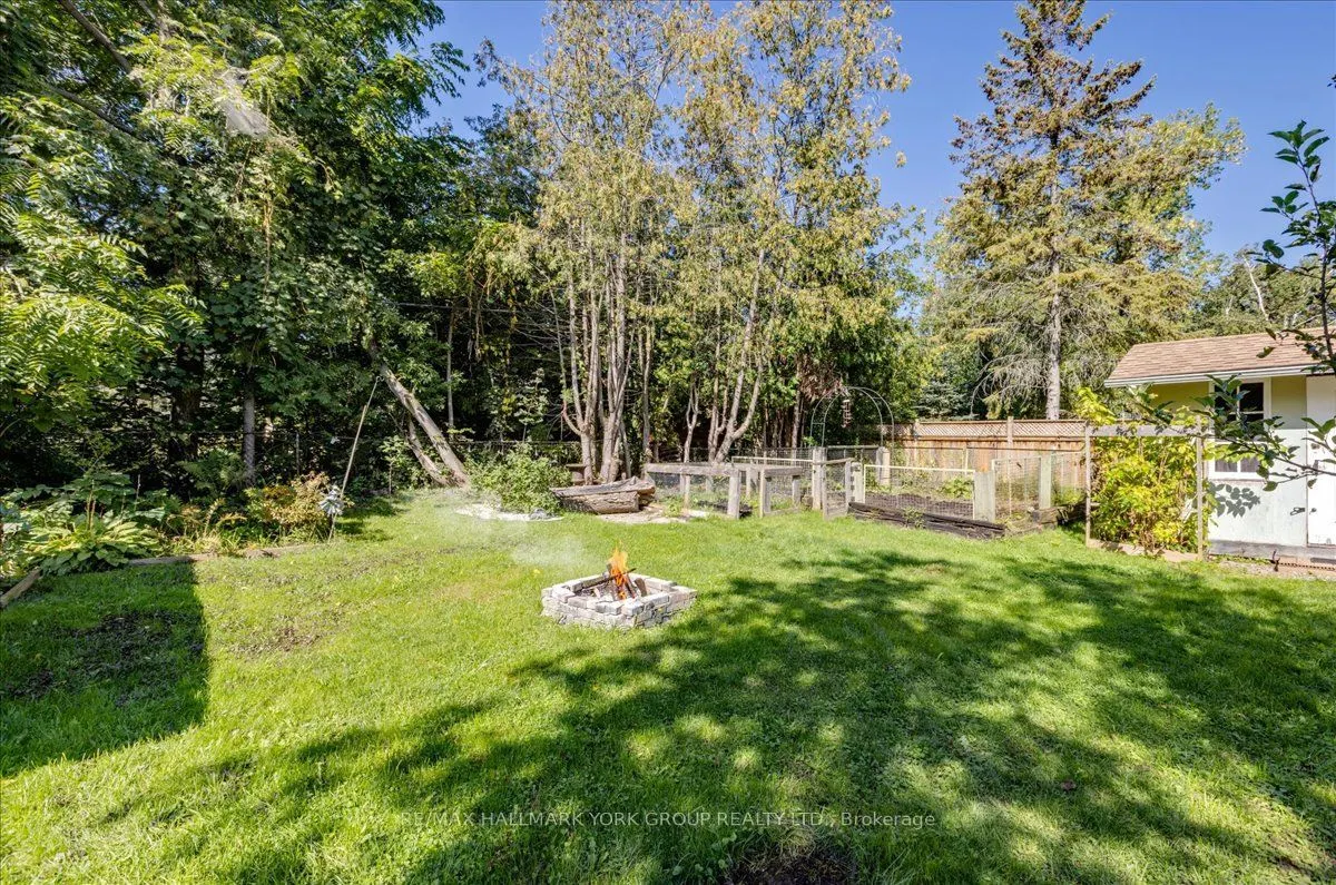 18 Ravenswood Drive