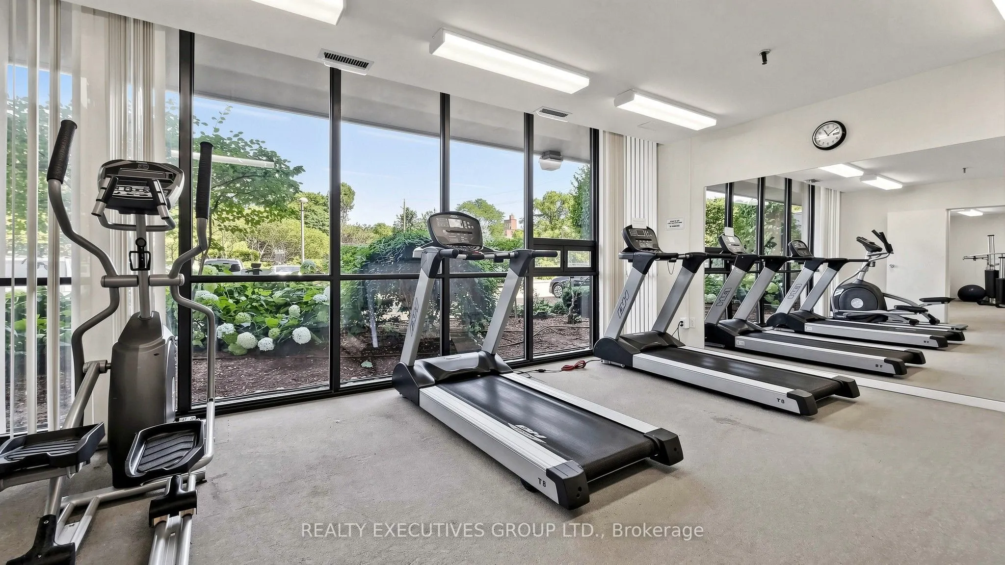 8111 Yonge Street #206