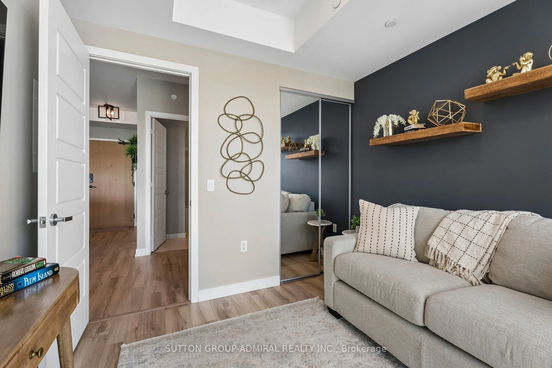 333 Sunseeker Avenue #422
