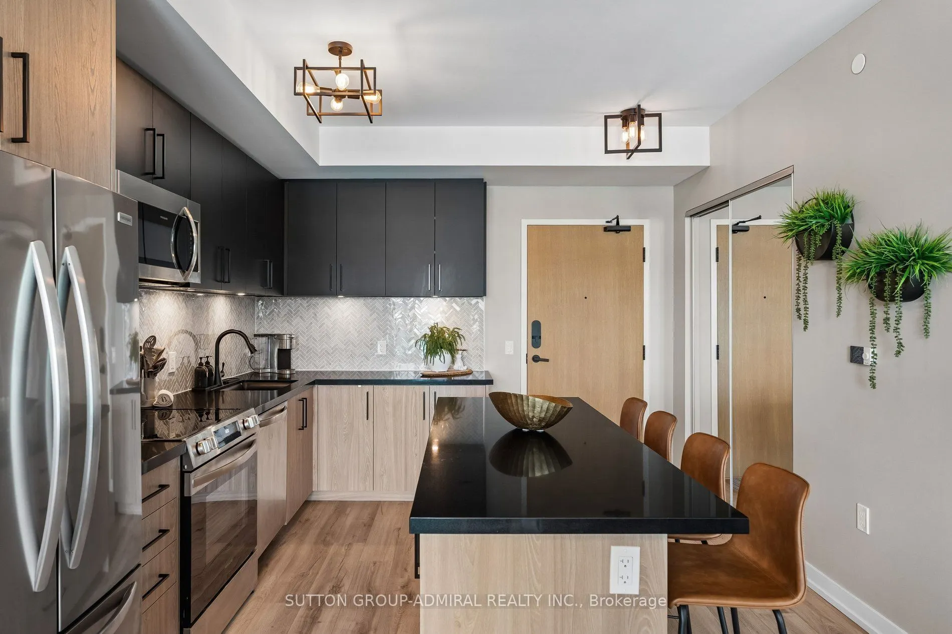 333 Sunseeker Avenue #422
