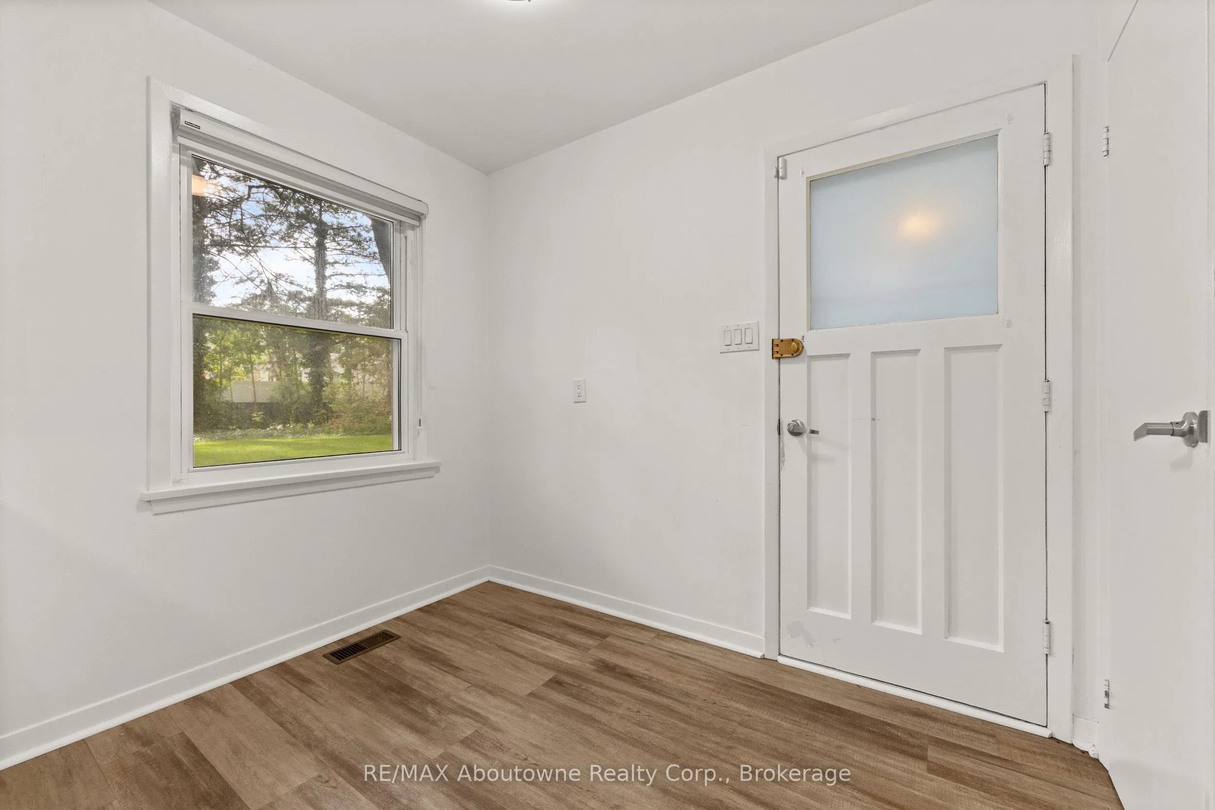 24 Valloncliffe Road