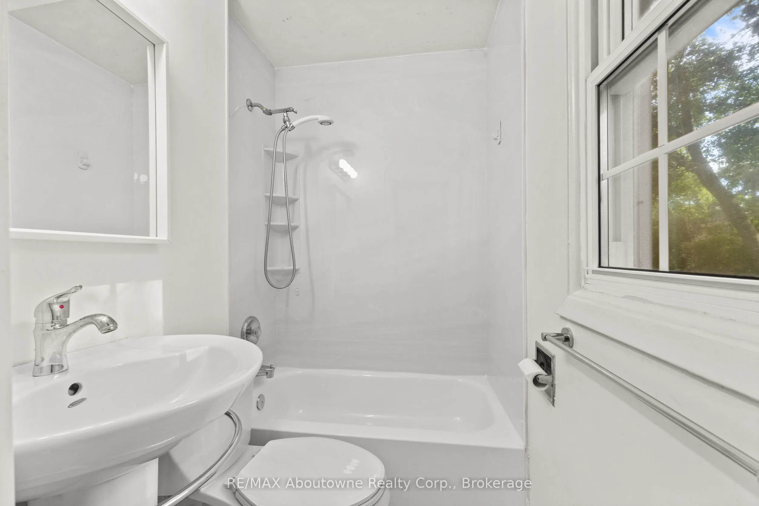 24 Valloncliffe Road