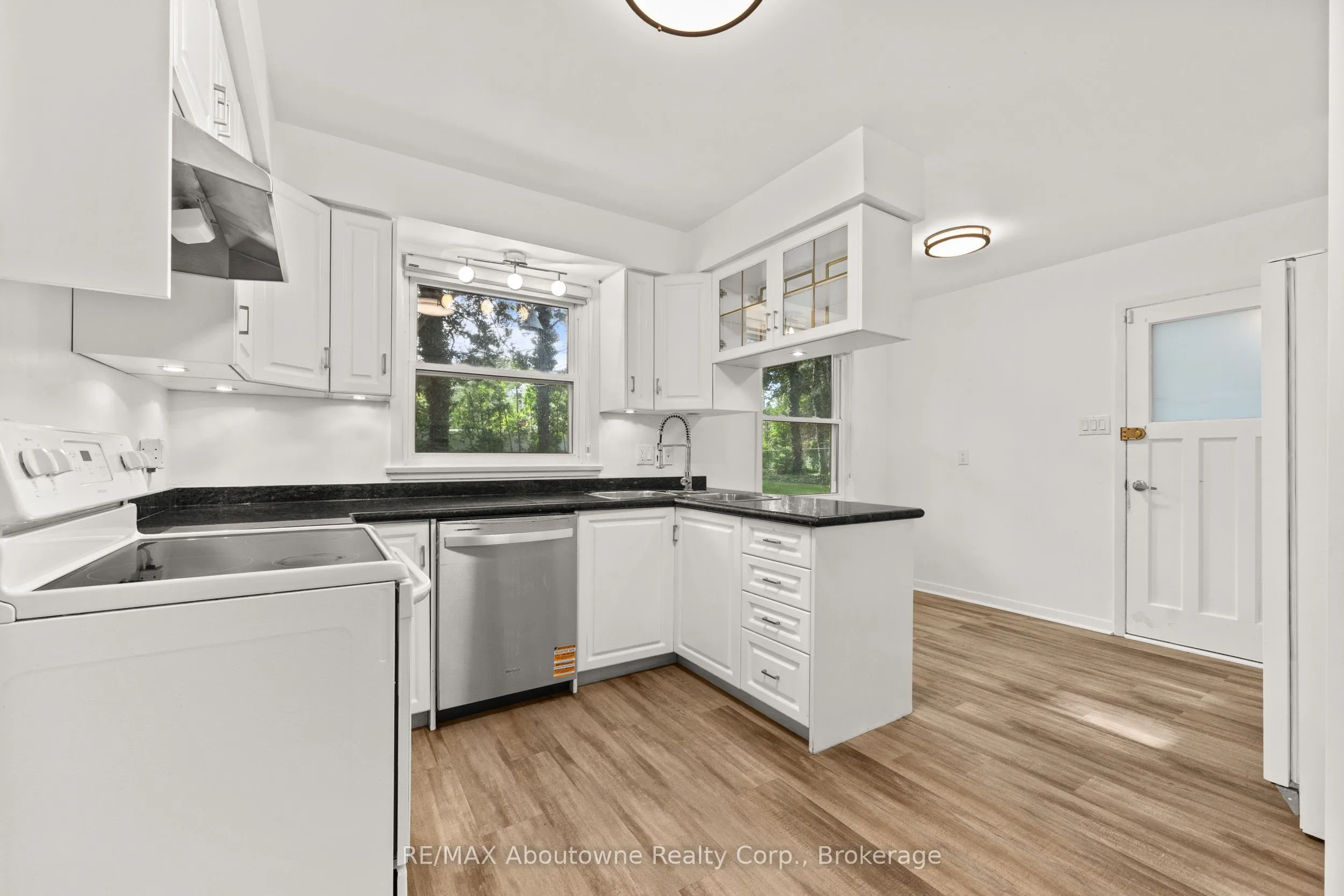 24 Valloncliffe Road