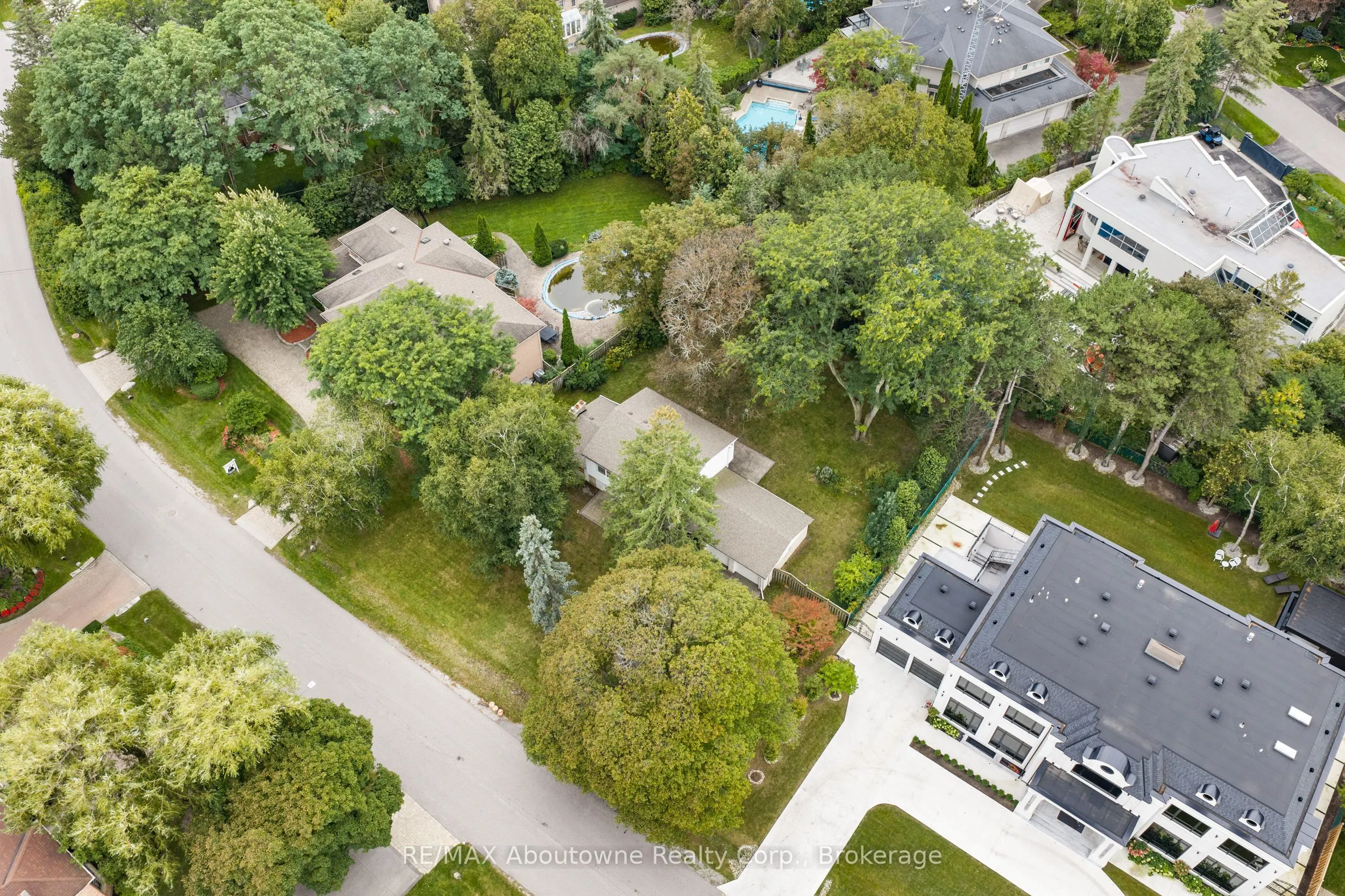 24 Valloncliffe Road