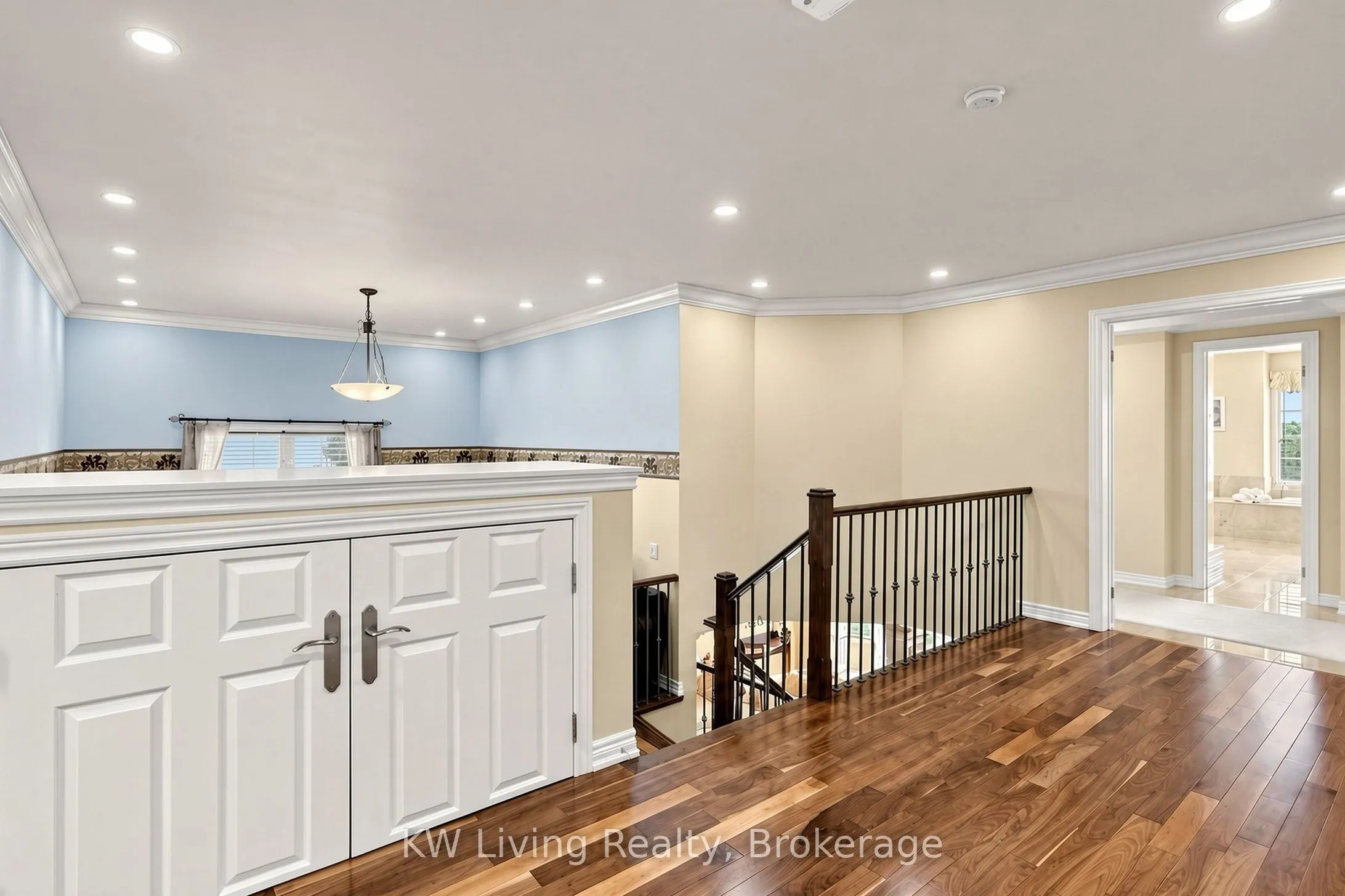 20 ORMSBY Court