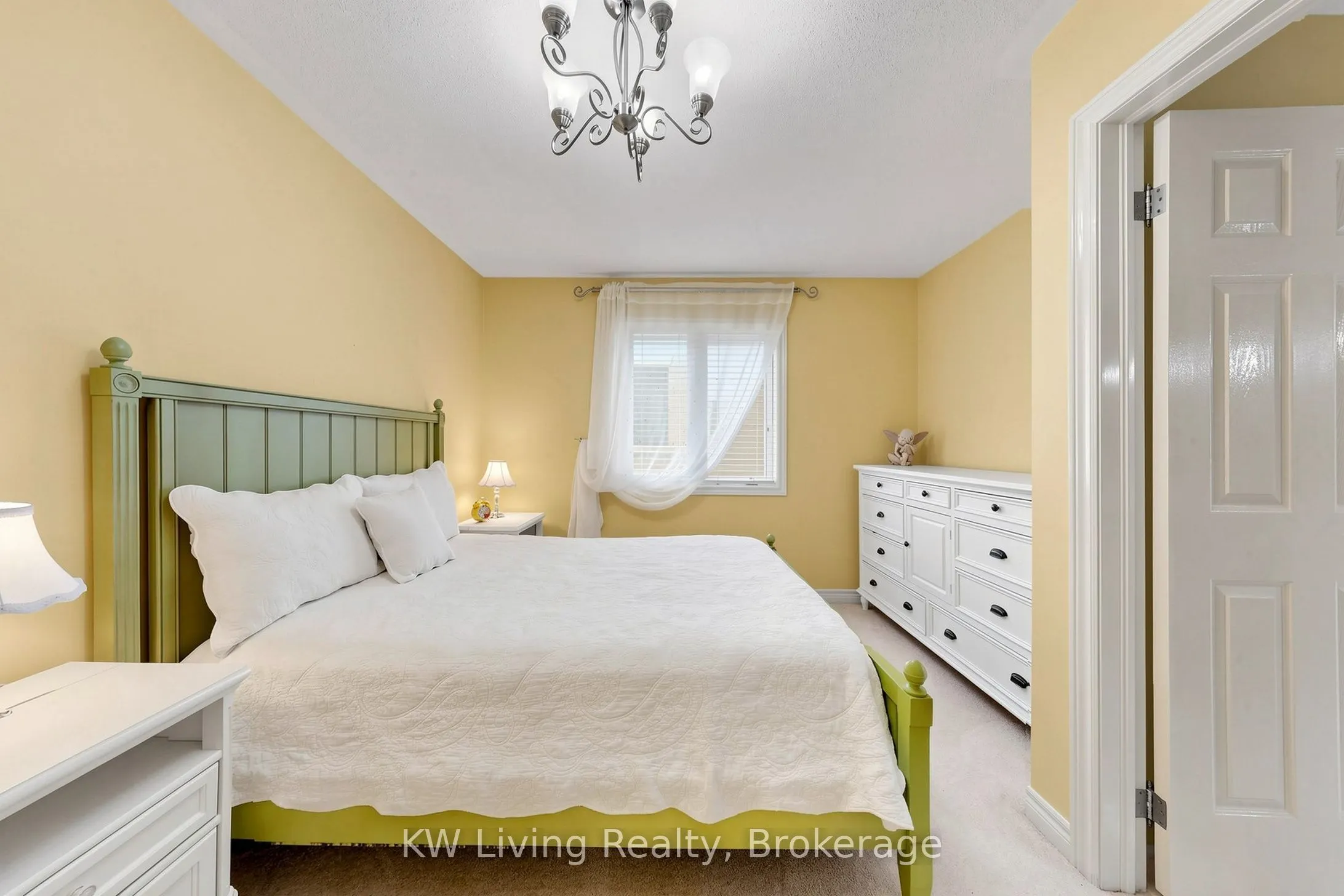 20 ORMSBY Court