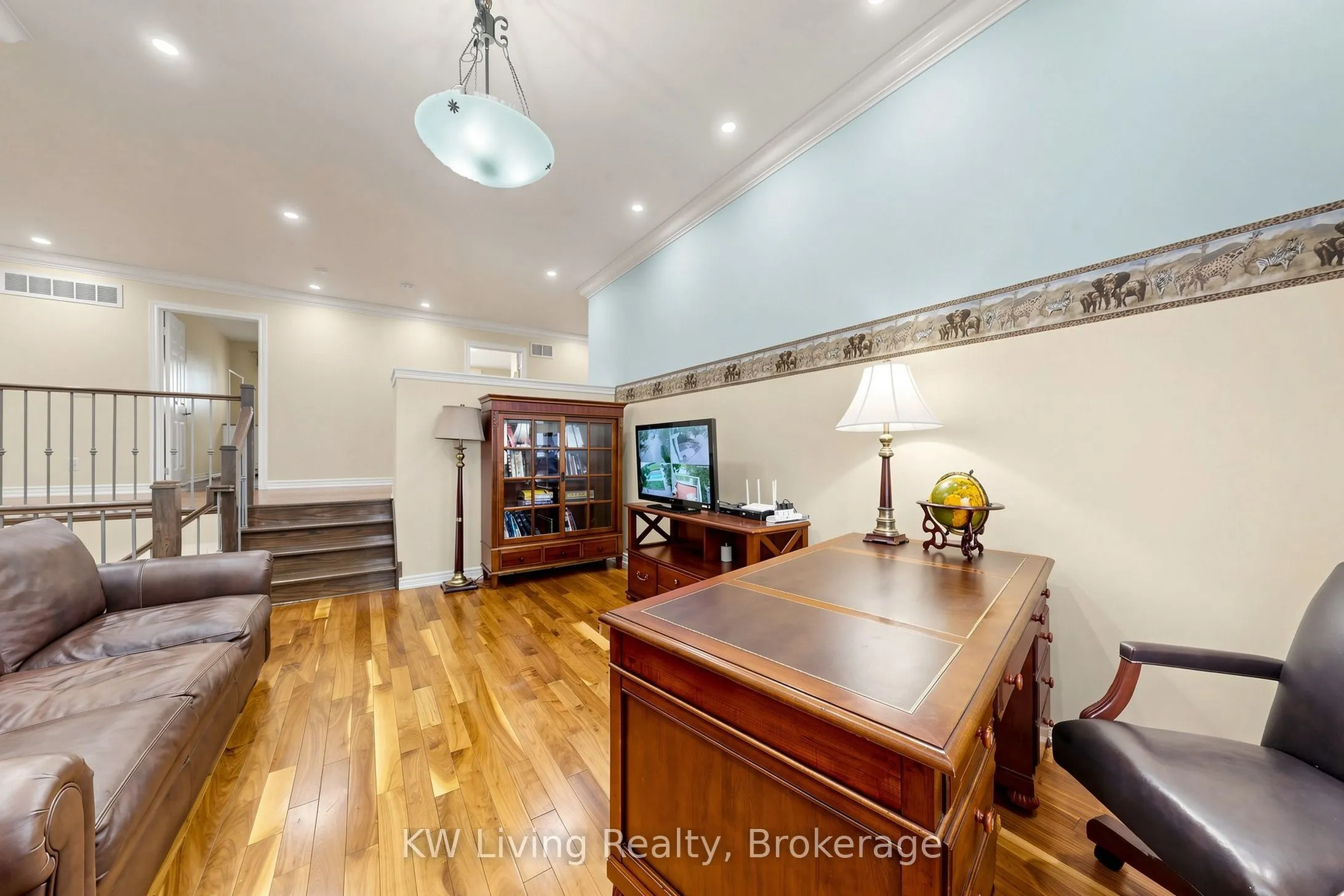 20 ORMSBY Court