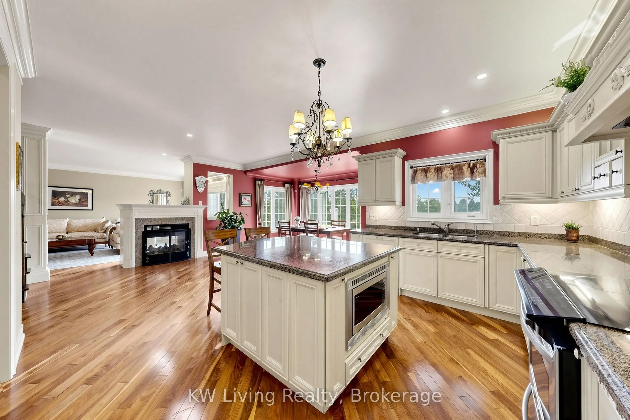 20 ORMSBY Court