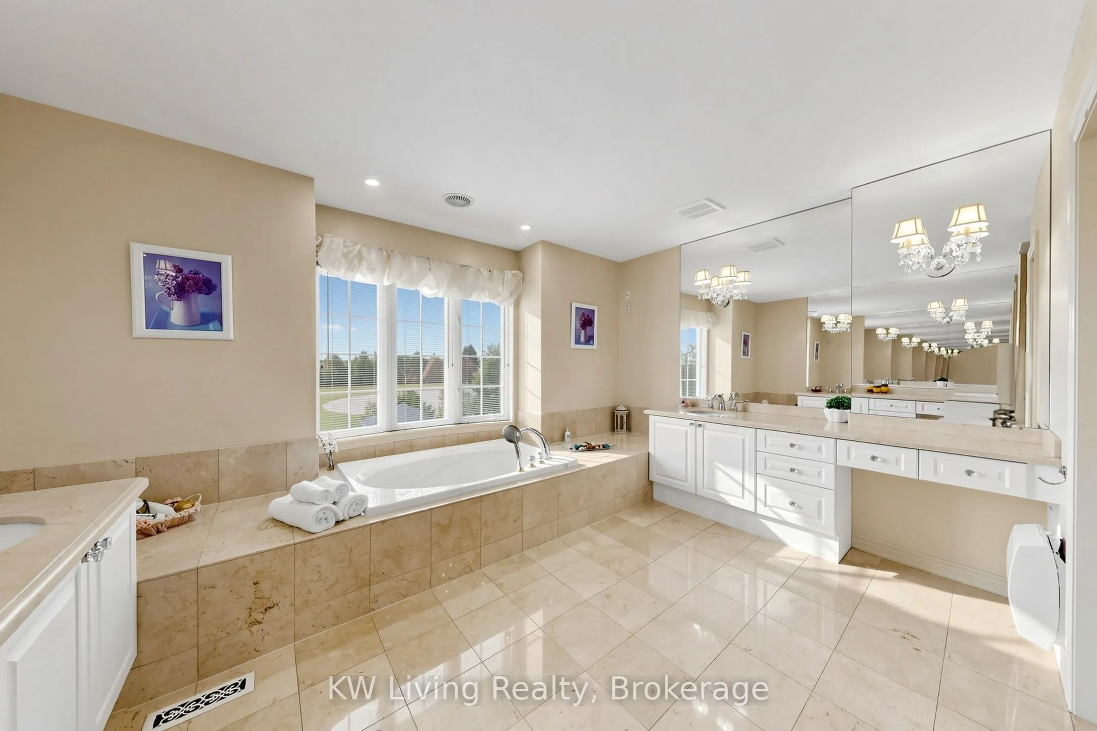 20 ORMSBY Court