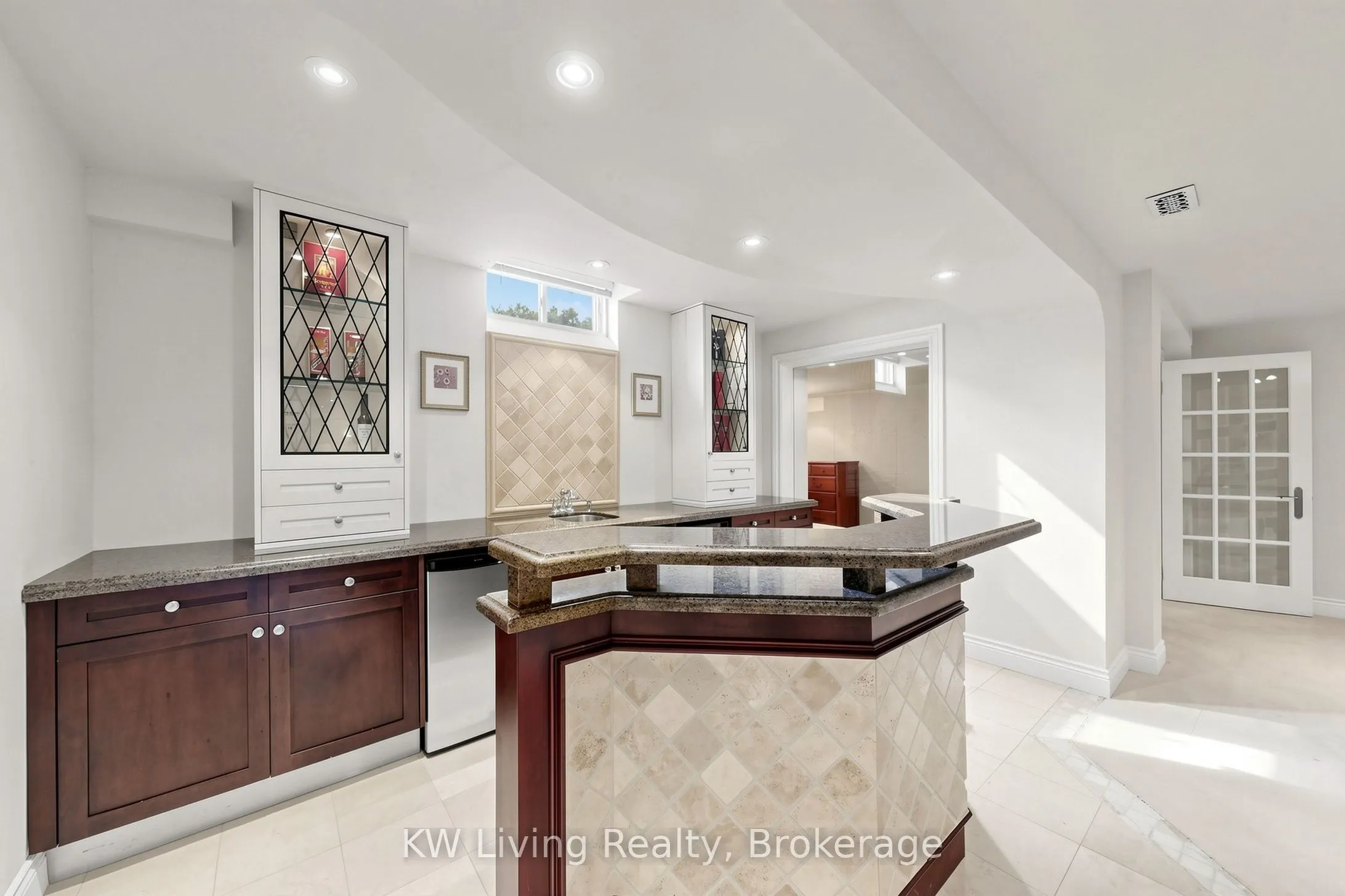 20 ORMSBY Court