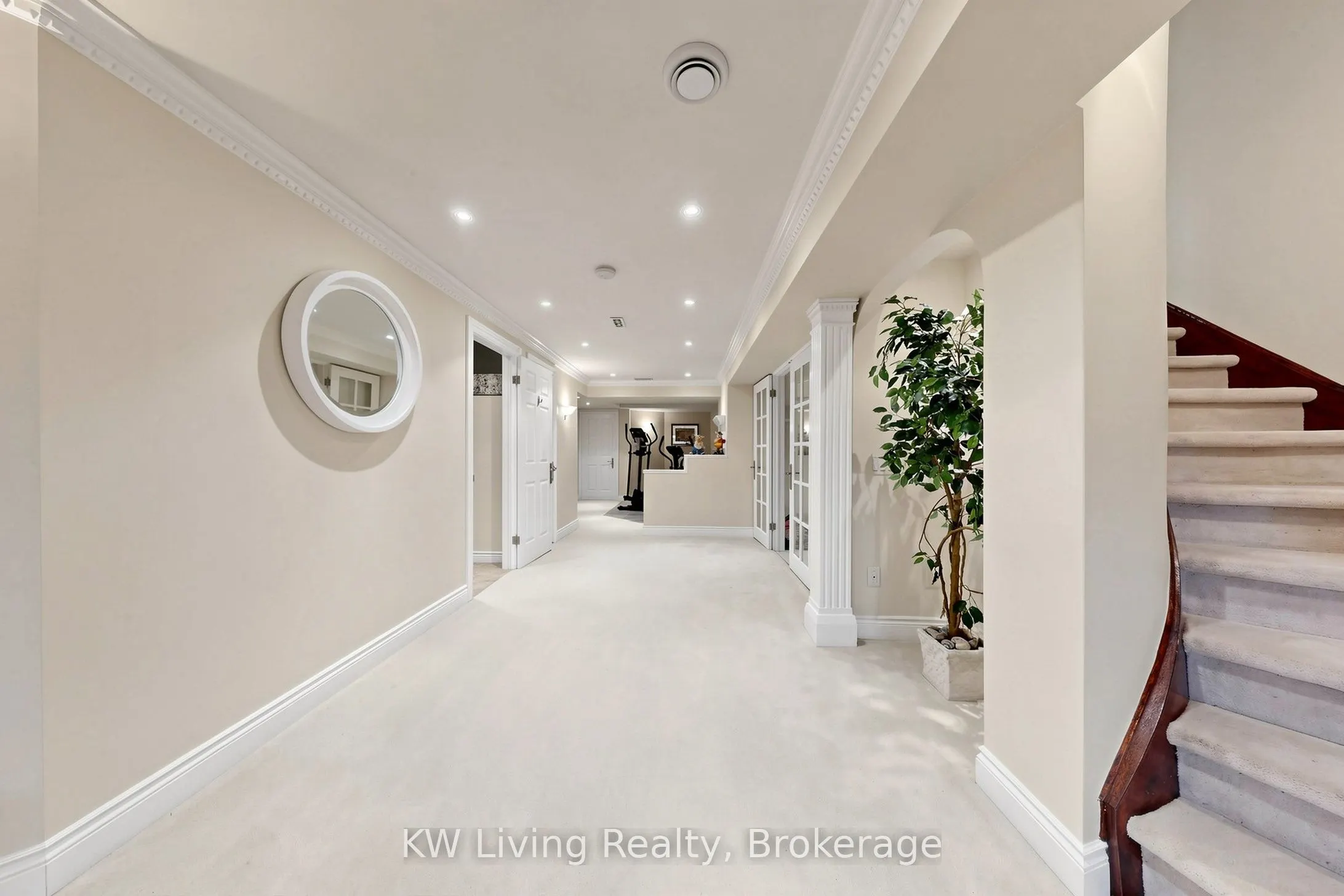 20 ORMSBY Court