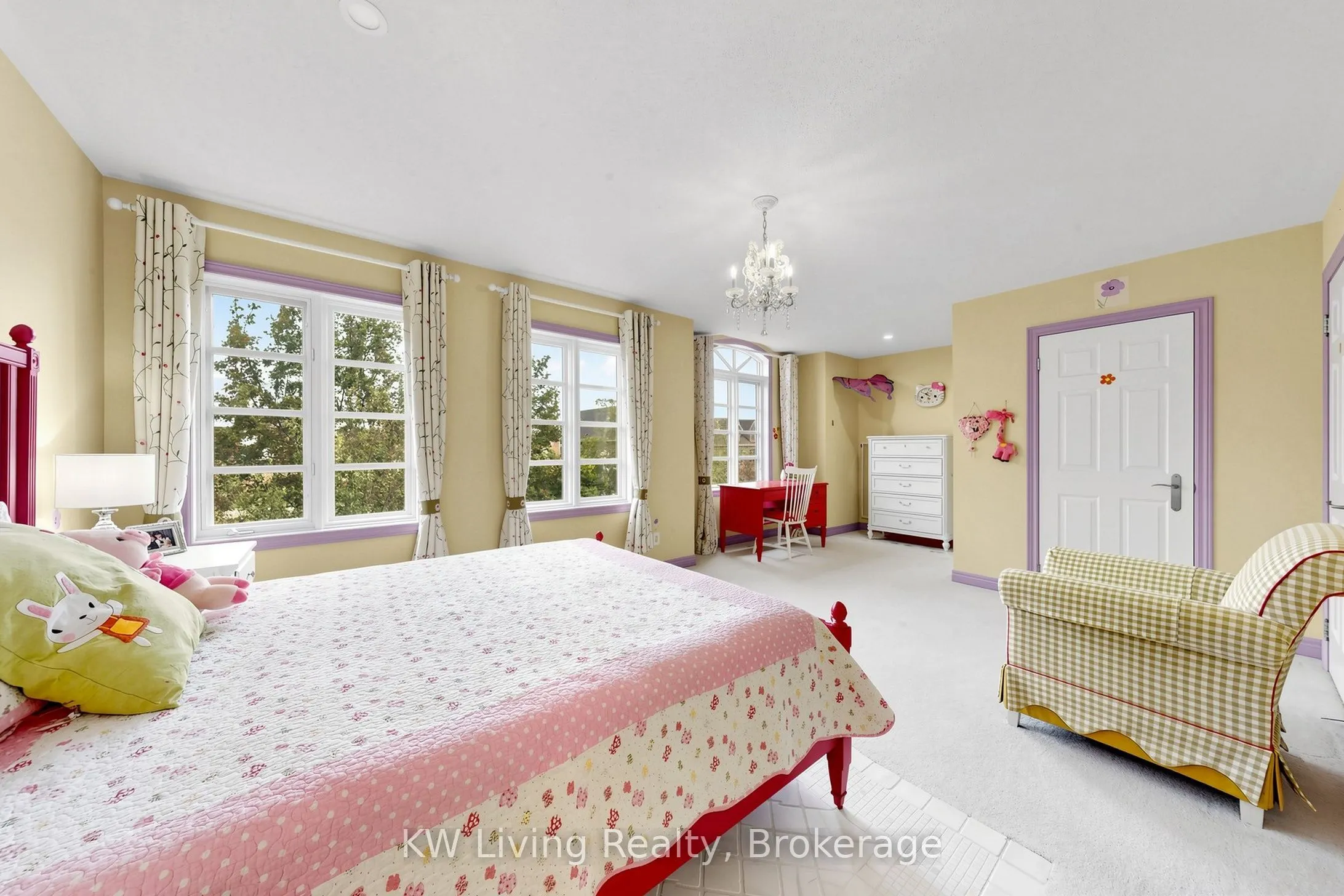 20 ORMSBY Court