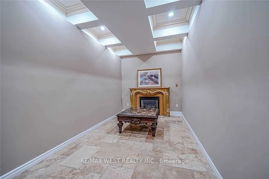 83 Elm Avenue #Main Floor
