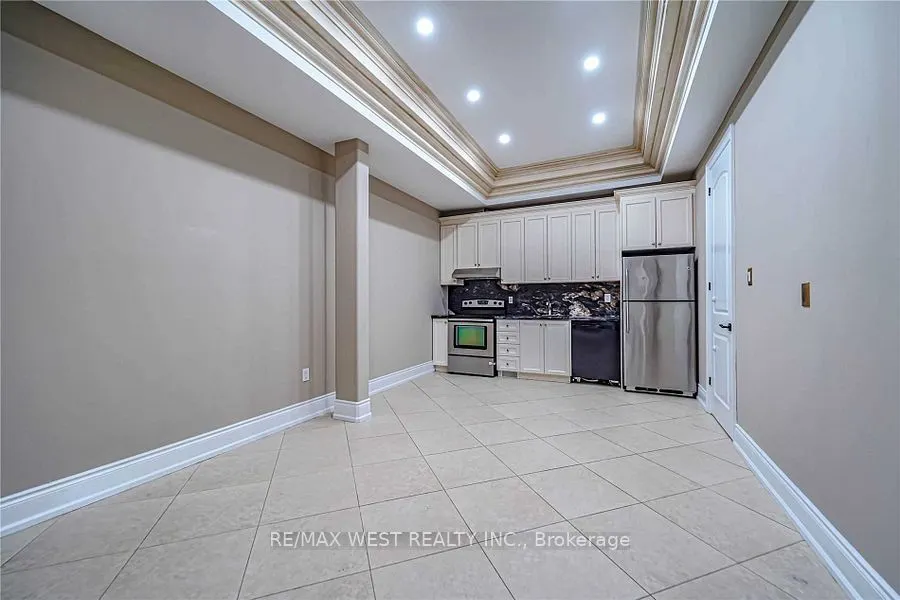 83 Elm Avenue #Main Floor