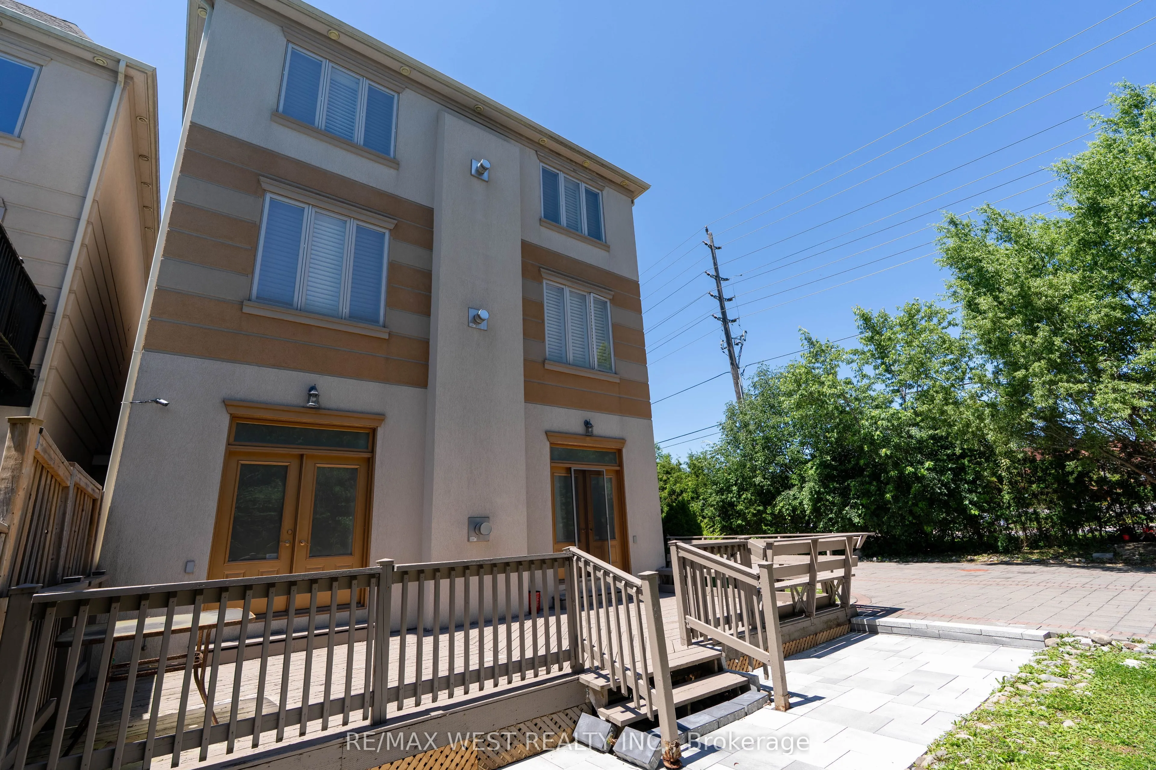 83 Elm Avenue #Main Floor