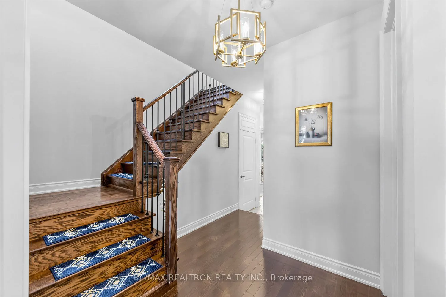 220 Degraaf Crescent