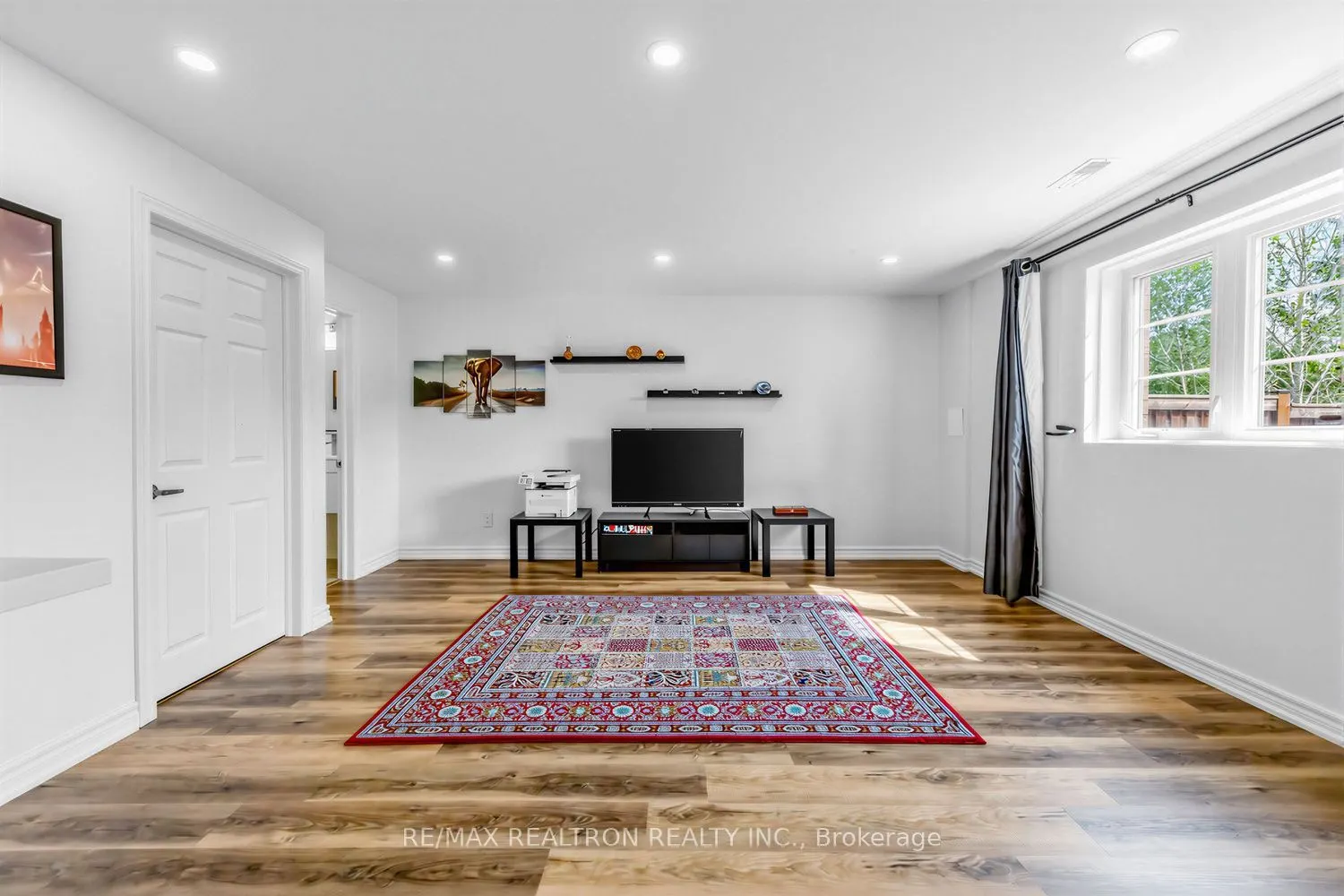 220 Degraaf Crescent