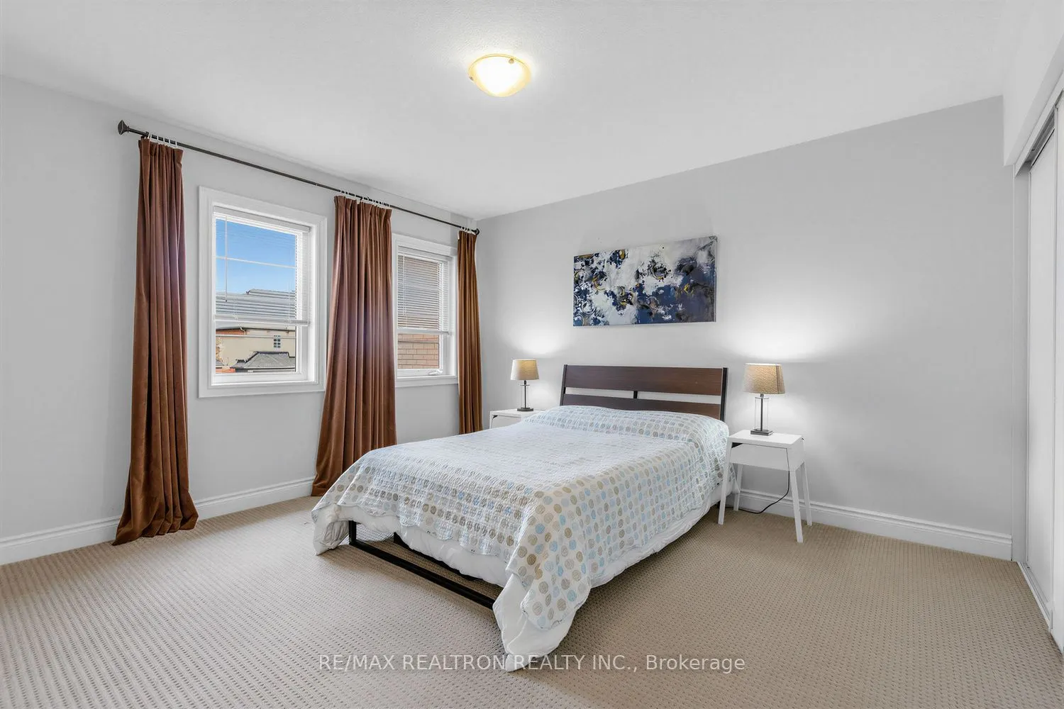 220 Degraaf Crescent