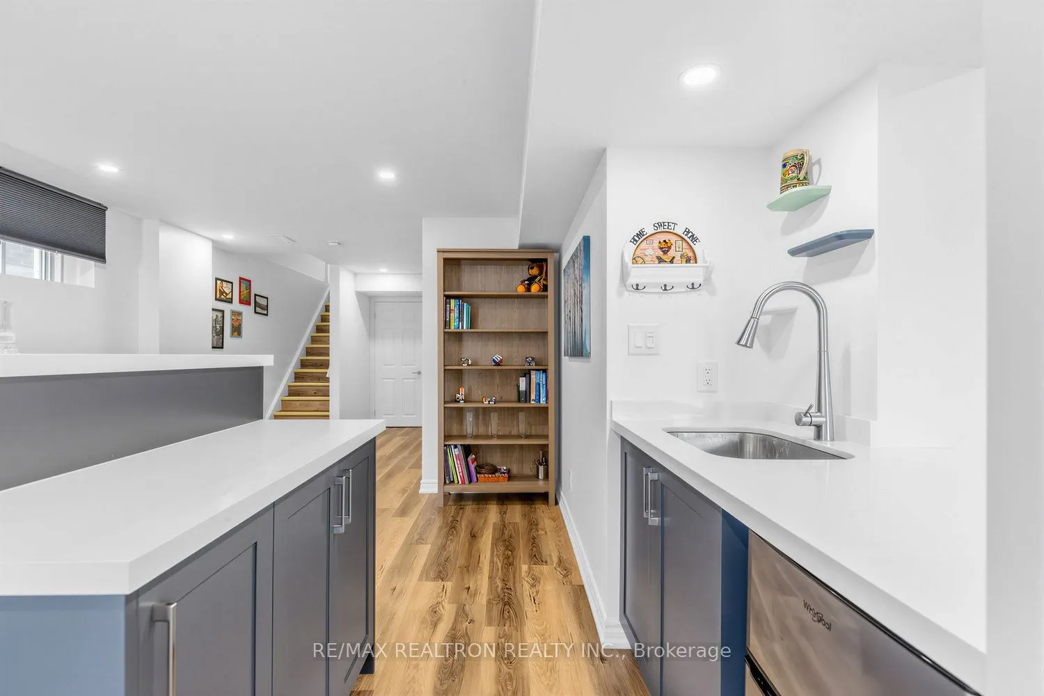 220 Degraaf Crescent