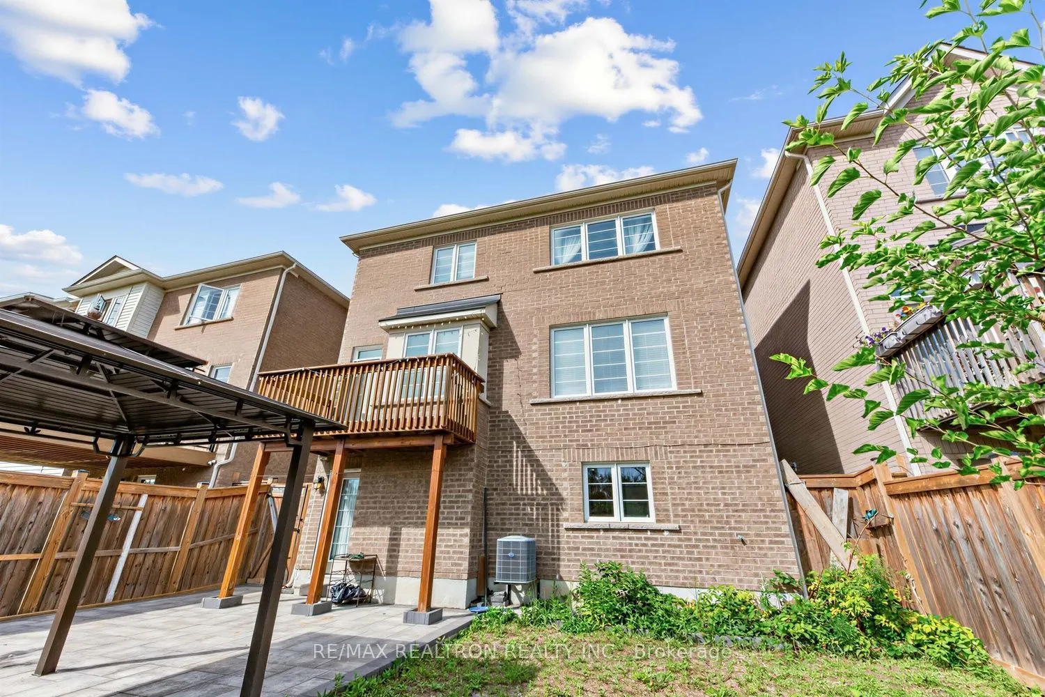 220 Degraaf Crescent