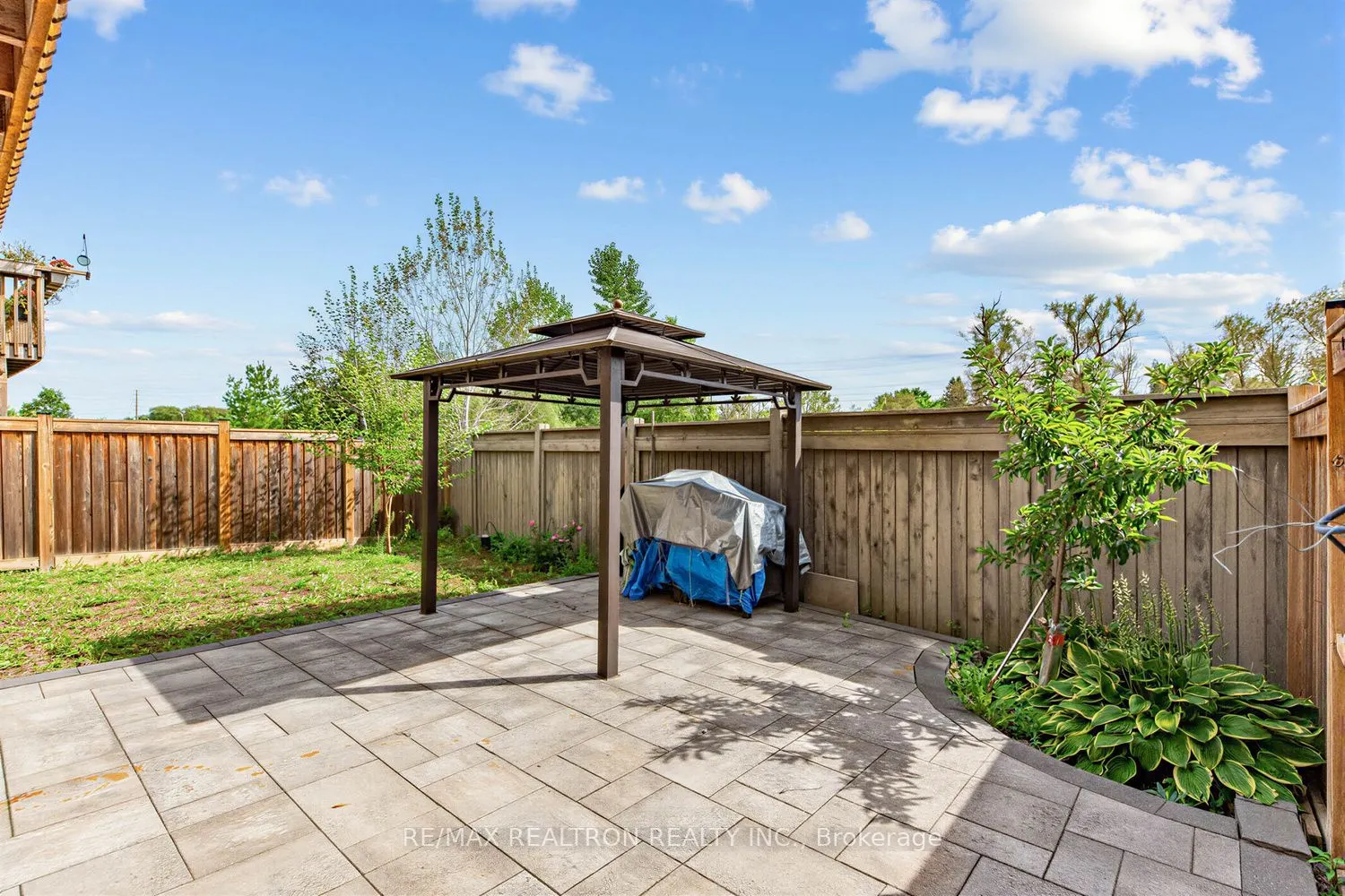 220 Degraaf Crescent