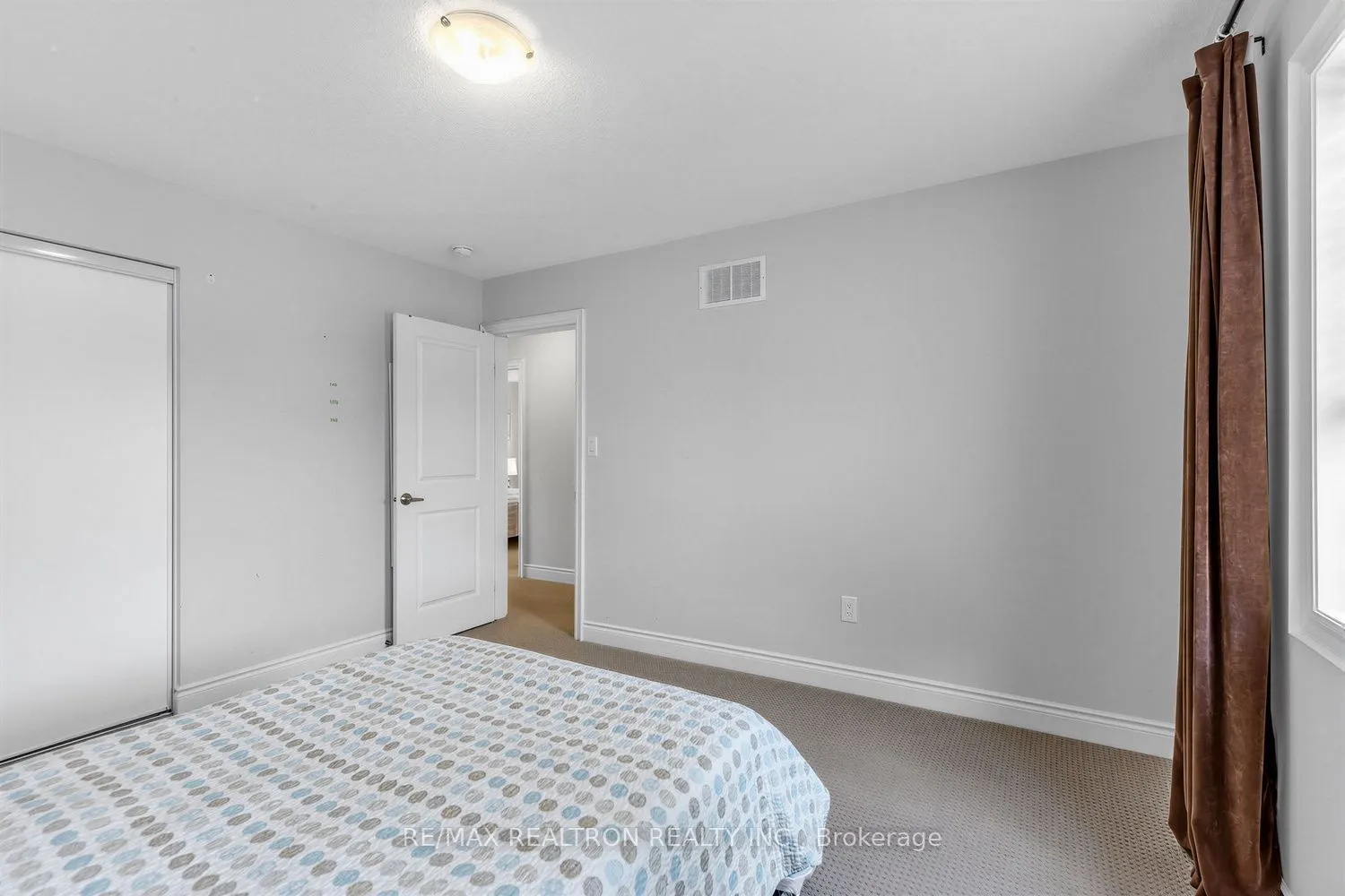 220 Degraaf Crescent