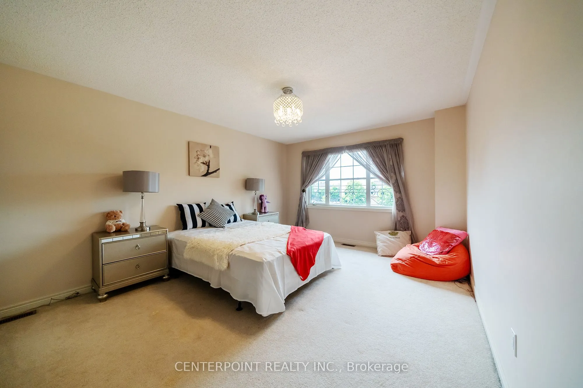 9 Summeridge Drive