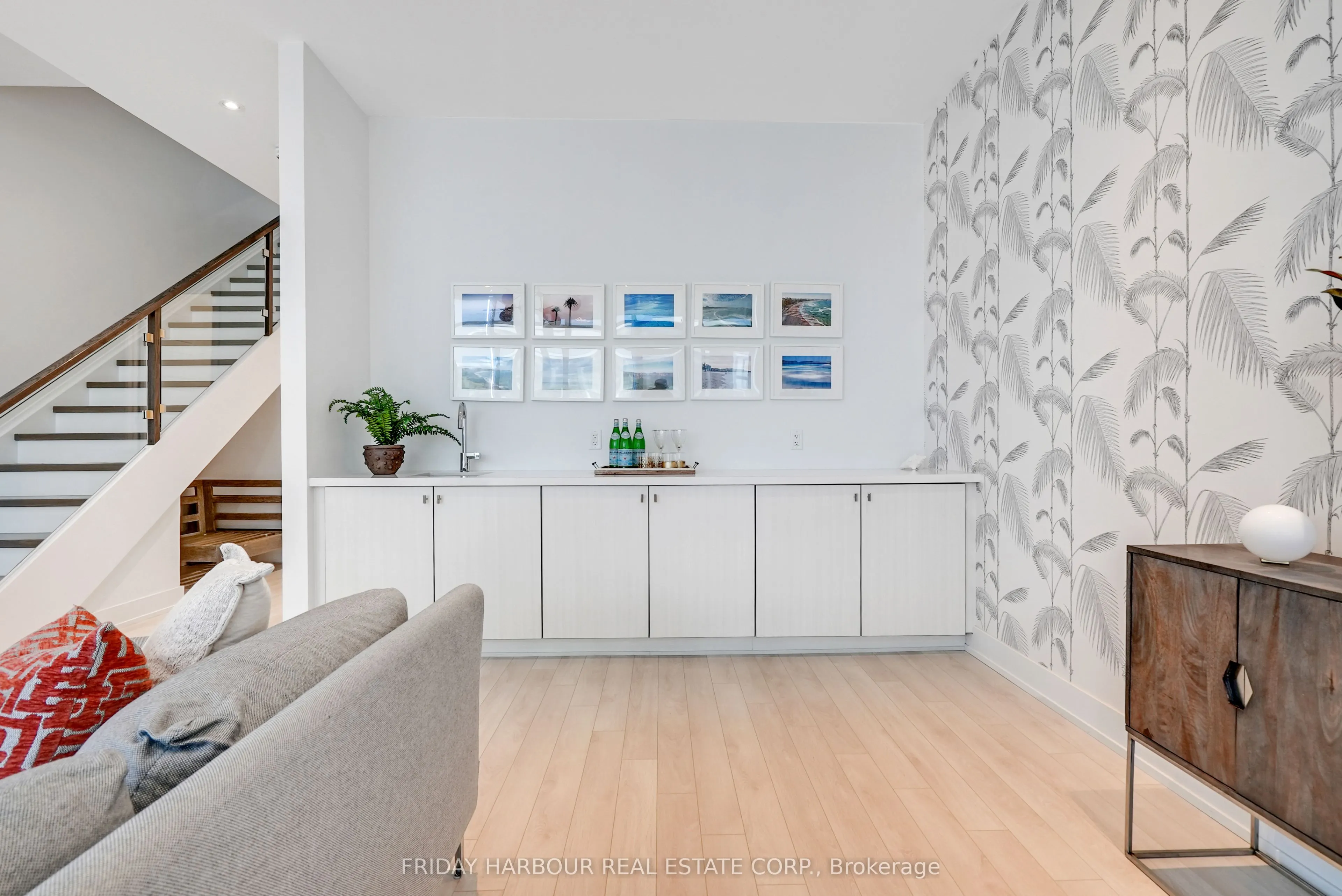 3718 Mangusta Court