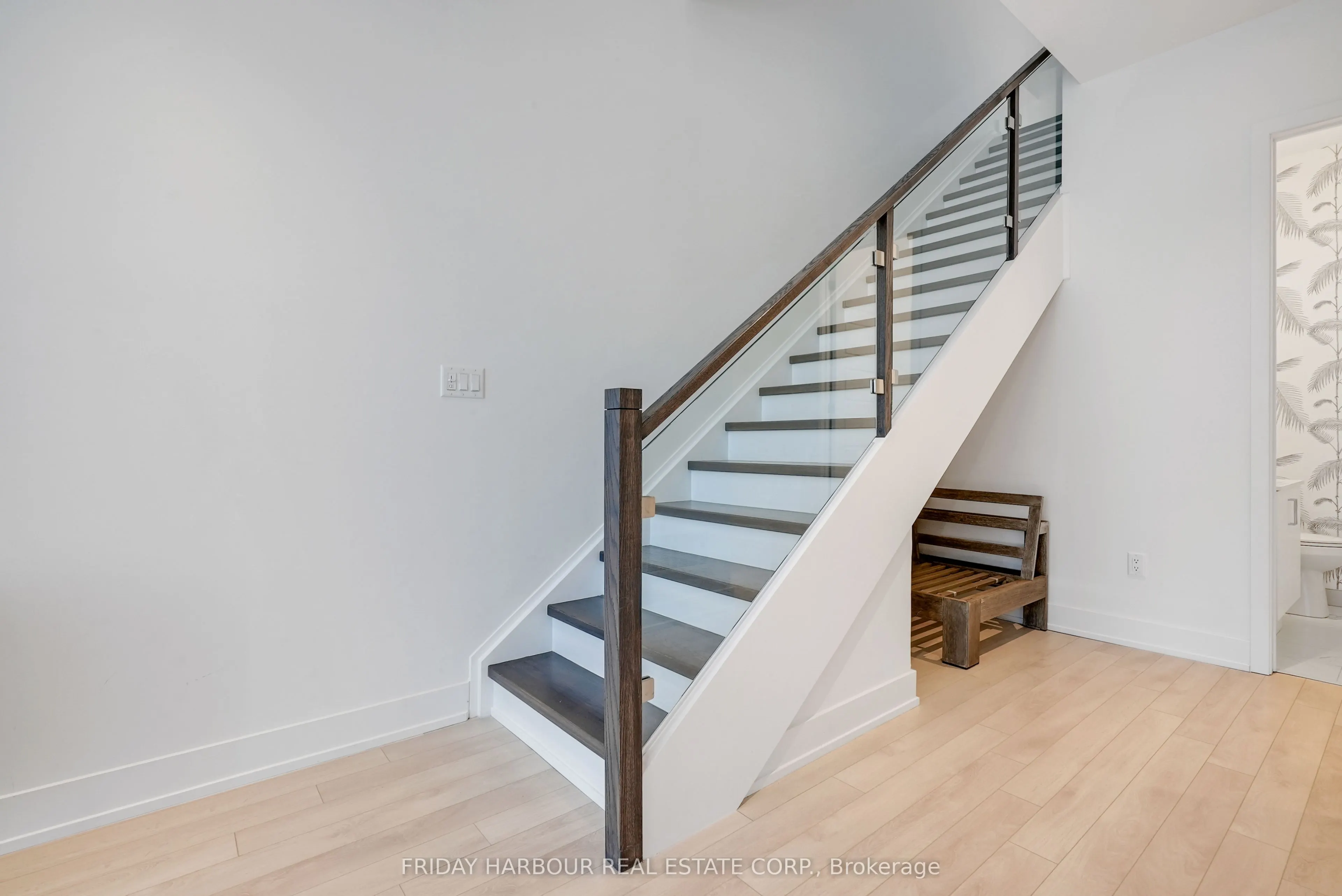 3718 Mangusta Court