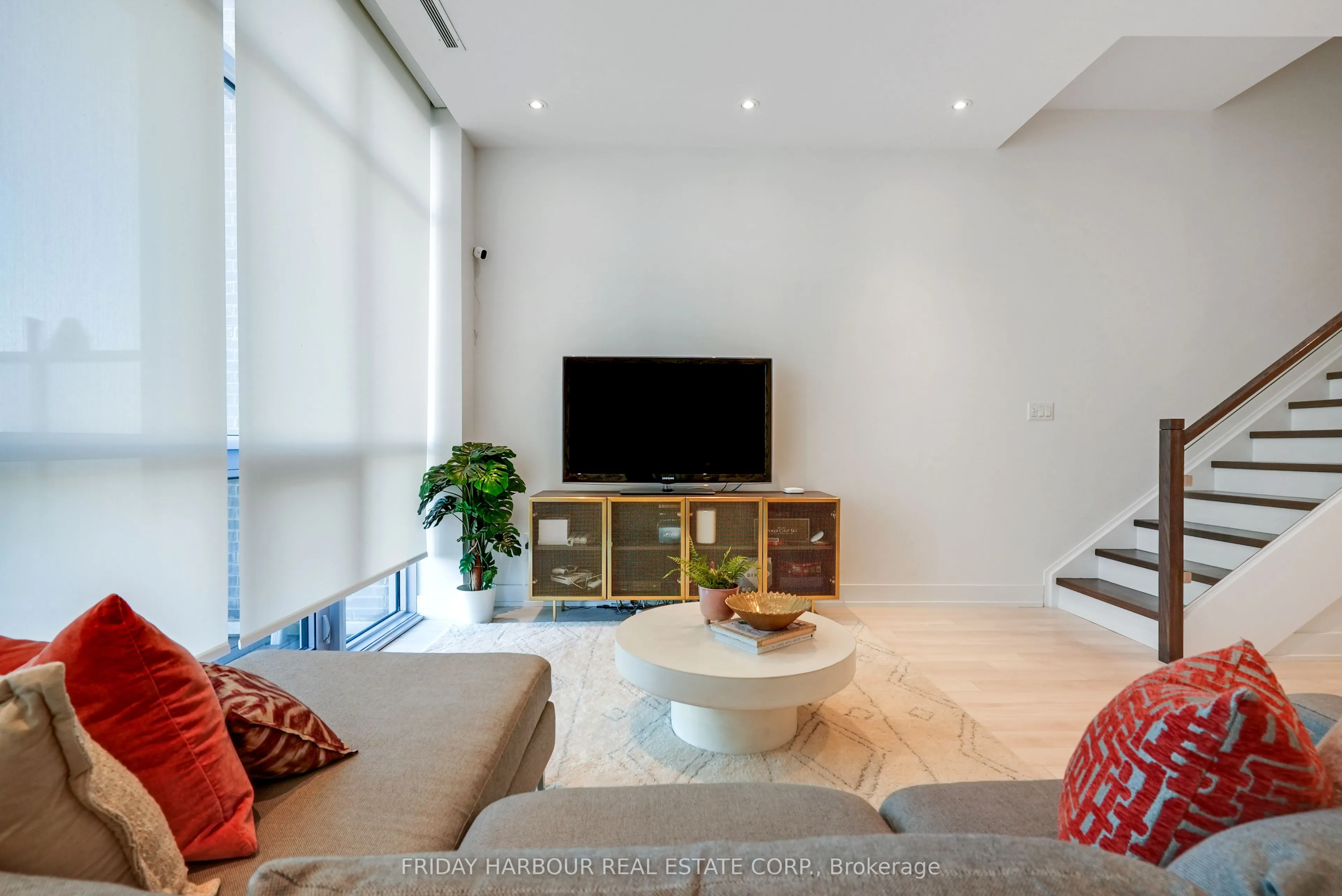 3718 Mangusta Court