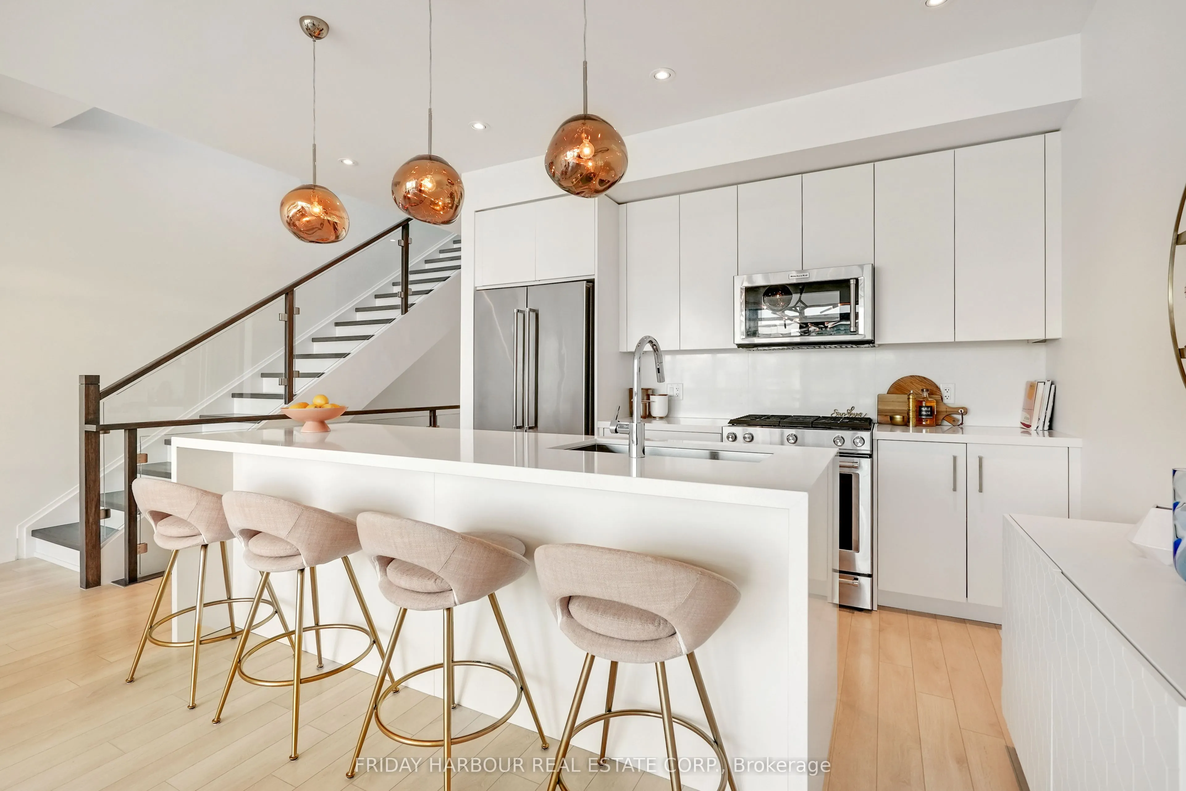 3718 Mangusta Court
