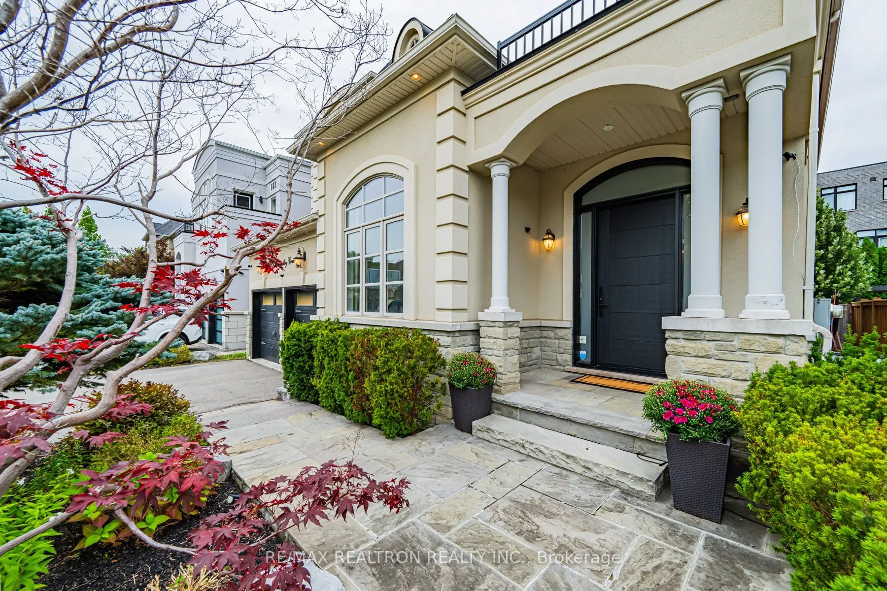 95 Woodvalley Crescent