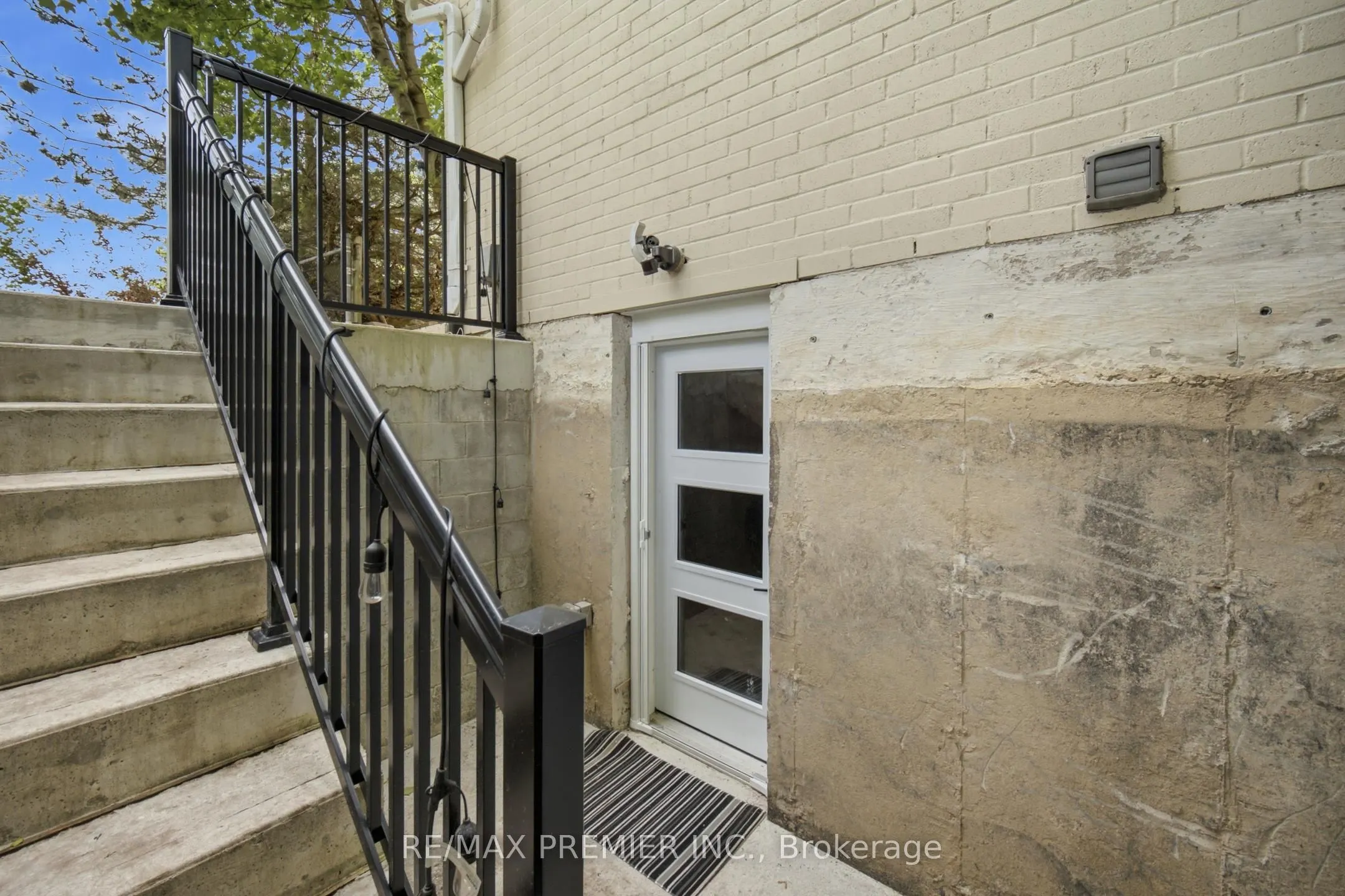 115 William Roe Boulevard