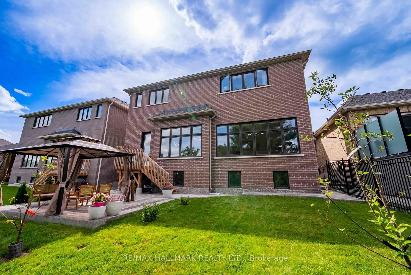 23 Carlinds Crescent
