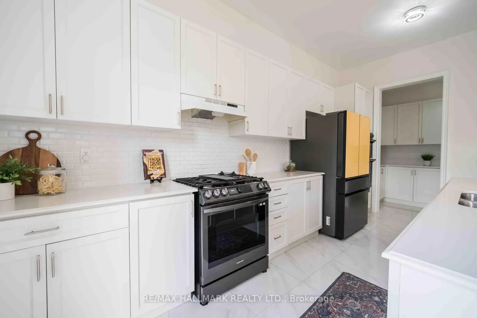 23 Carlinds Crescent