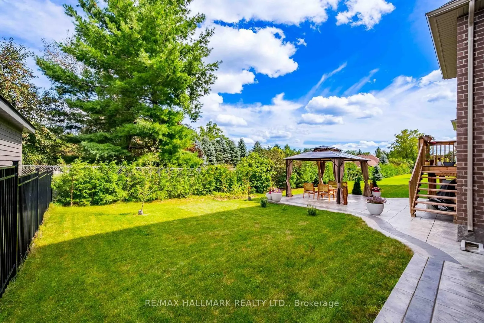 23 Carlinds Crescent