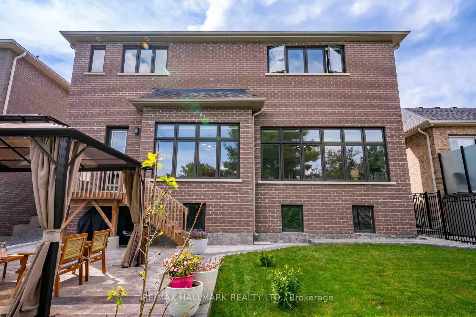 23 Carlinds Crescent