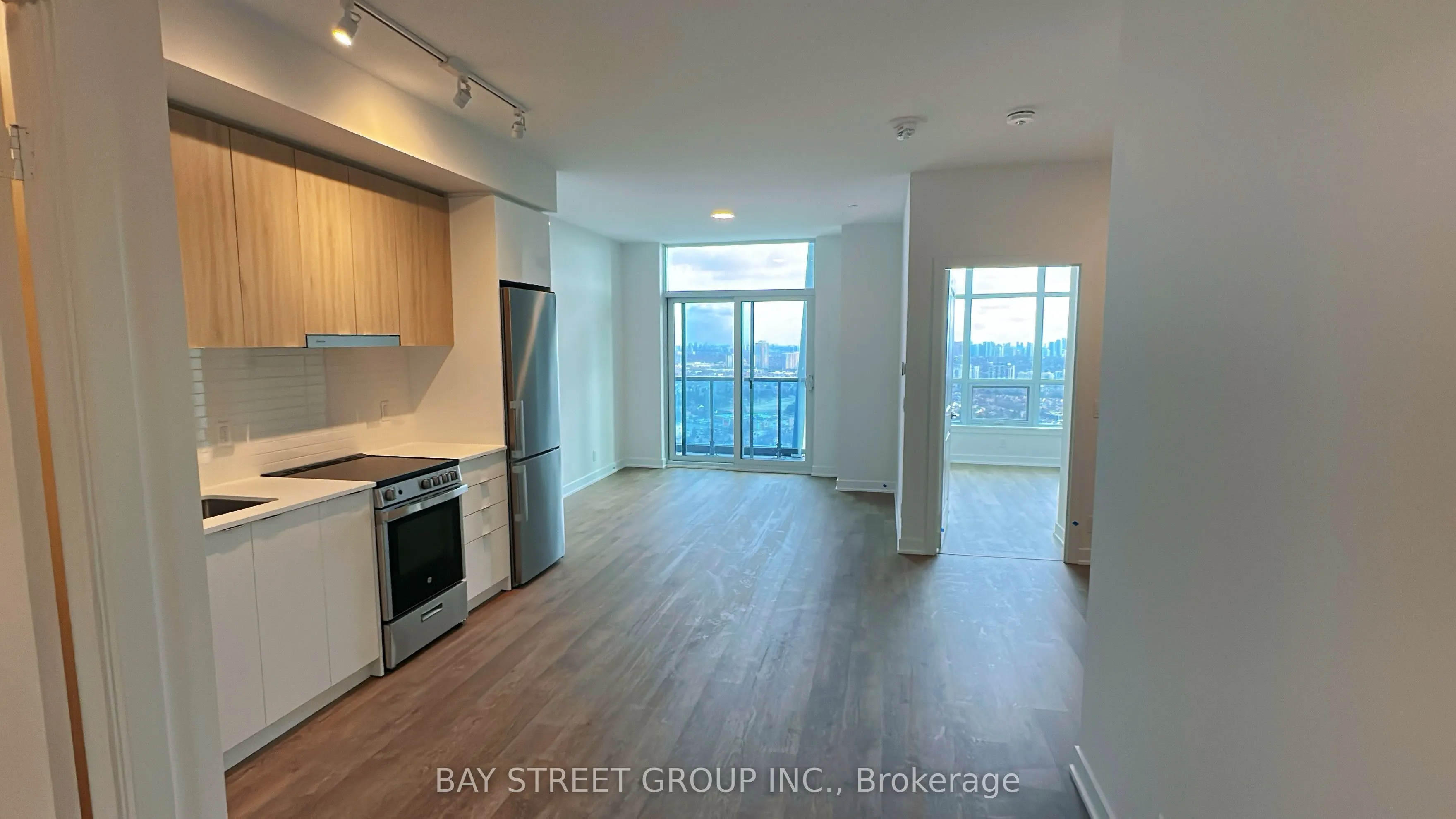 50 Upper Mall Way #B3001