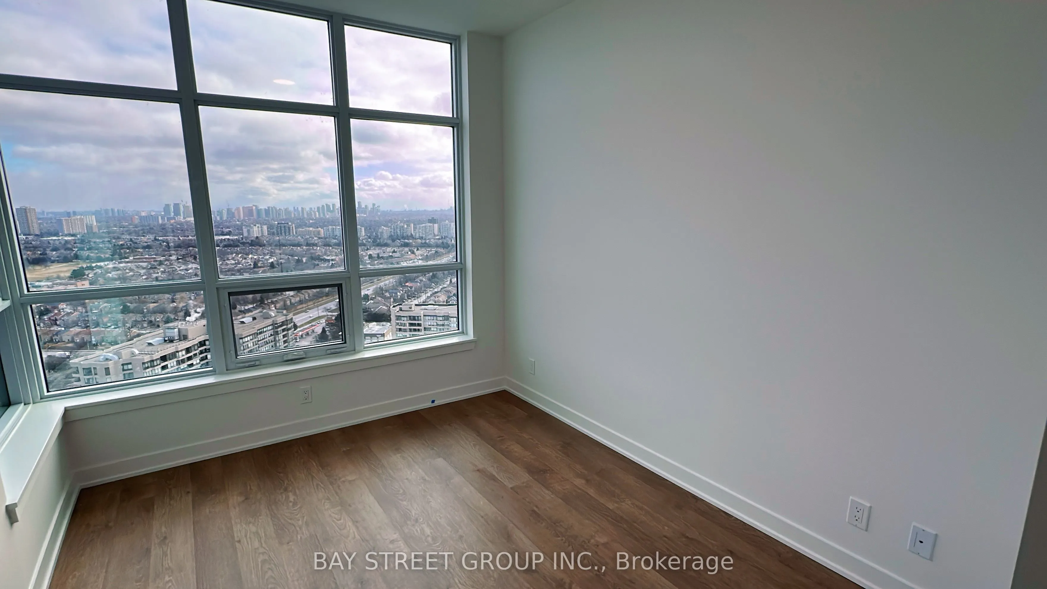 50 Upper Mall Way #B3001